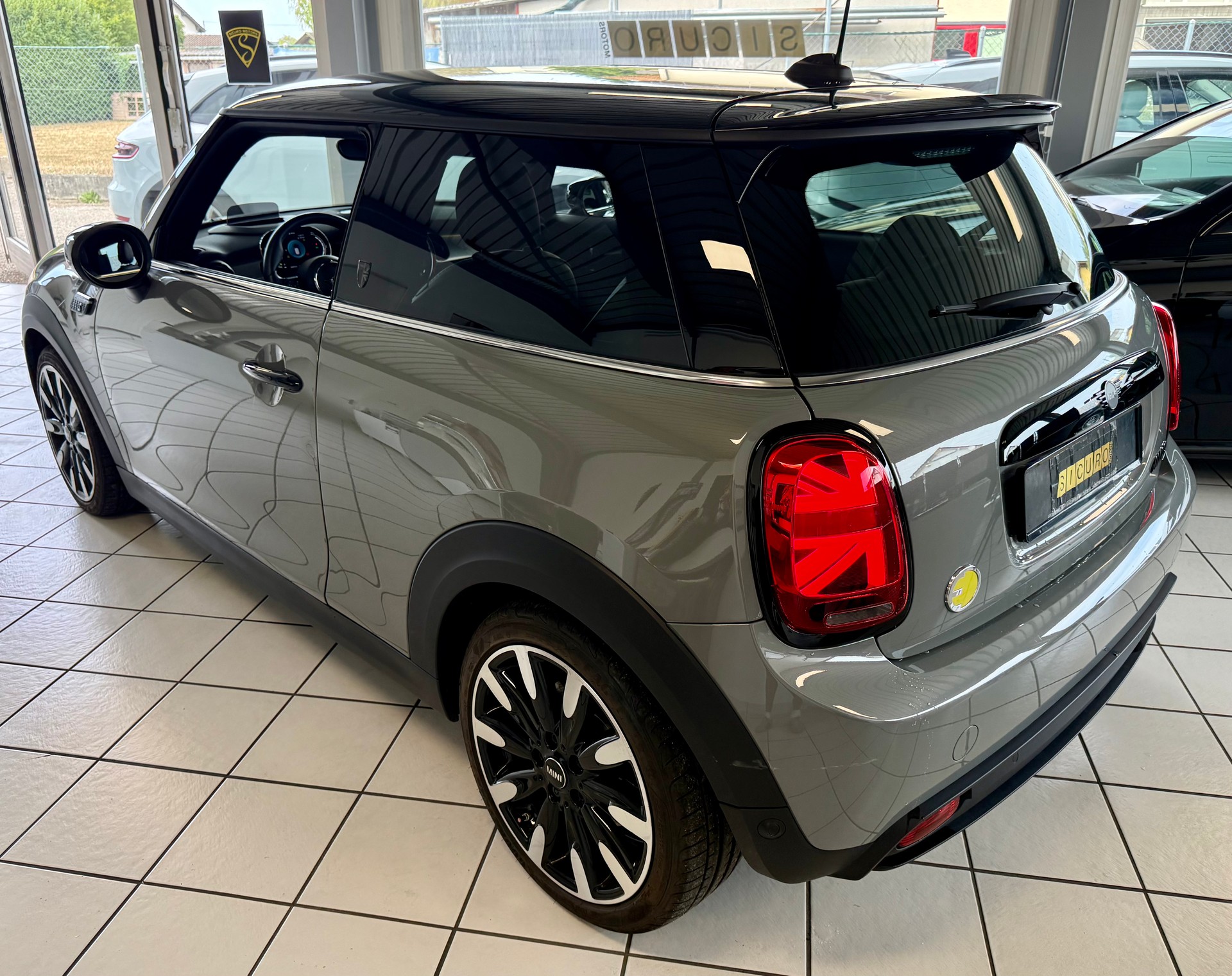 MINI Cooper SE-image-7