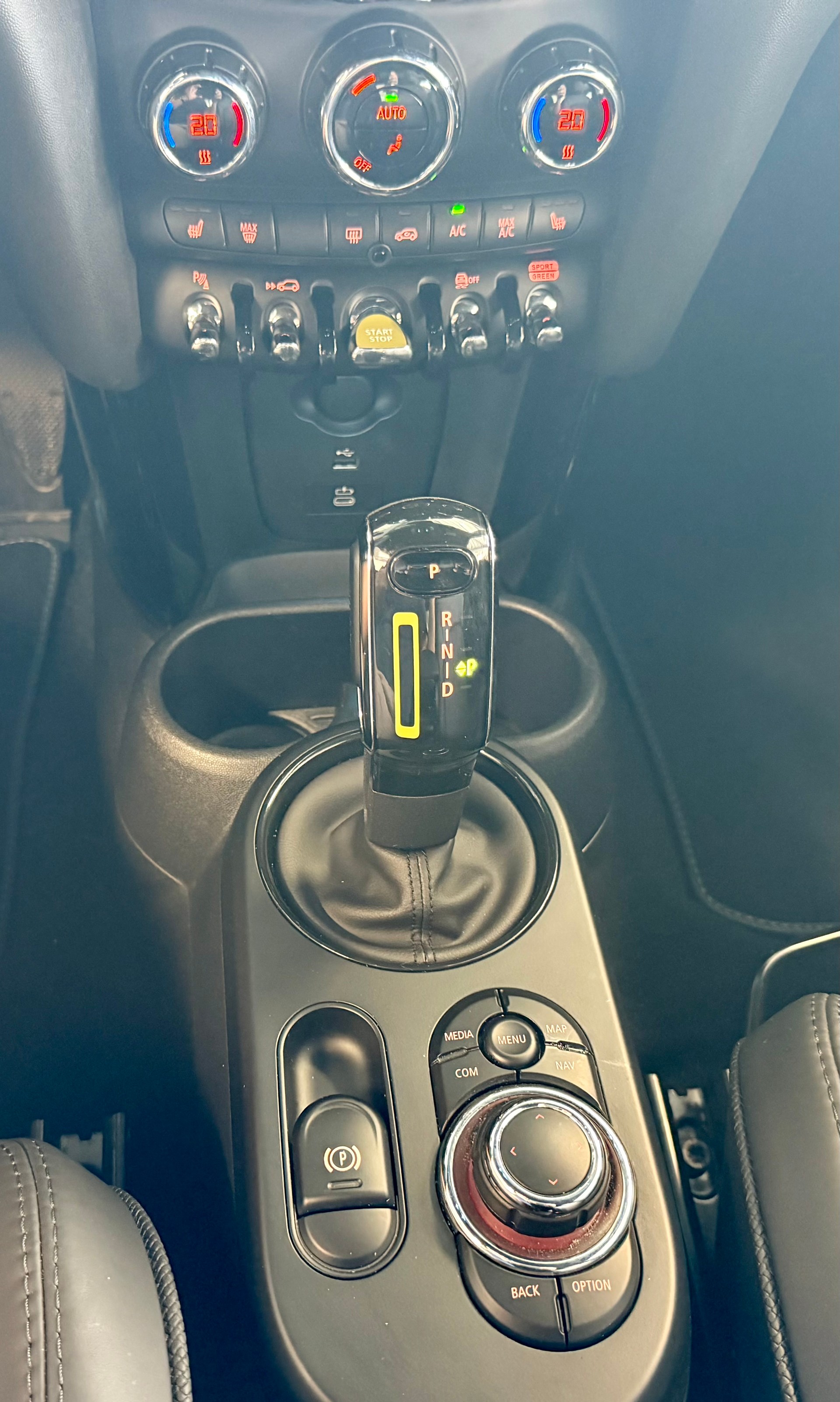 MINI Cooper SE-image-23