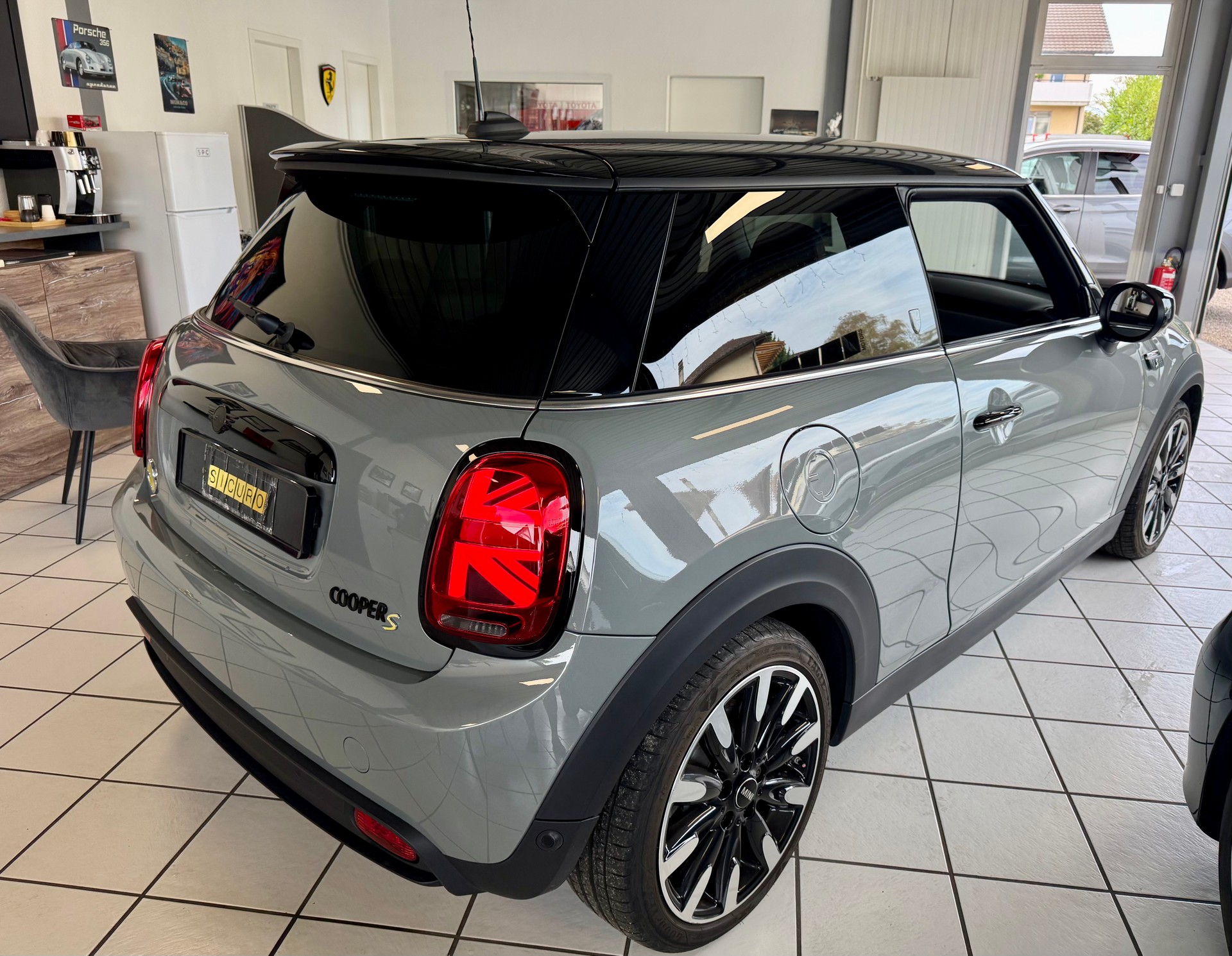 MINI Cooper SE-image-9