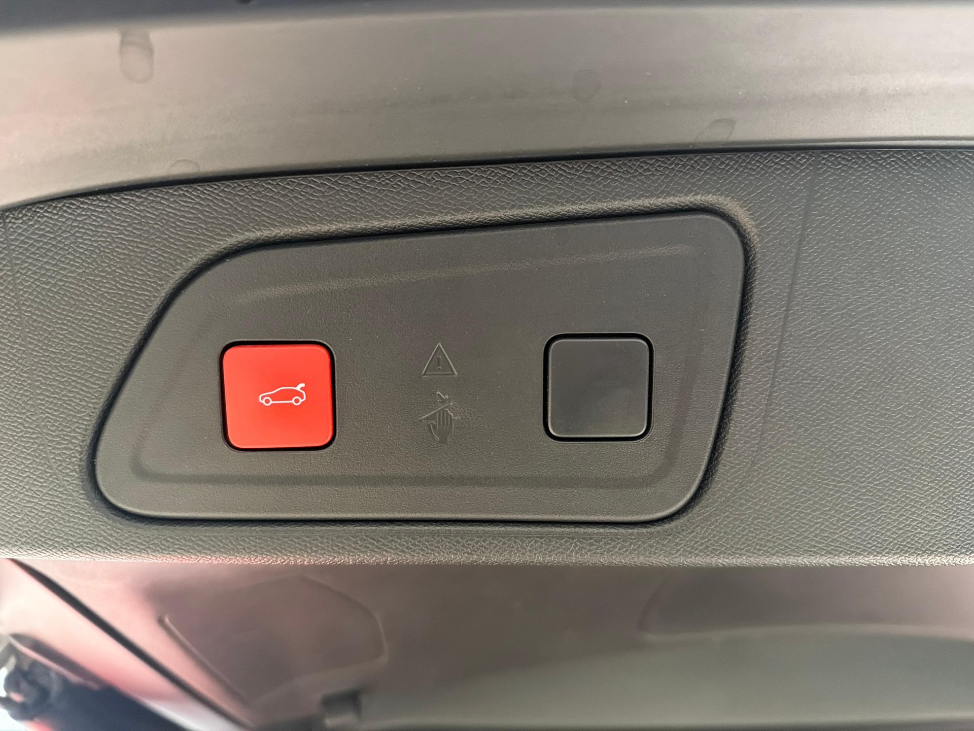 CITROEN C5 Aircross 1.6 Plug-in Hybrid Shine-image-13