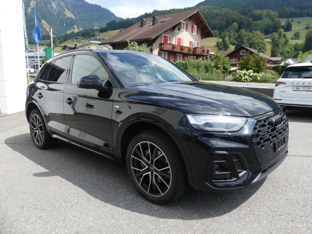 AUDI Q5 40 TDI Black Edition quattro S-tronic-image-4