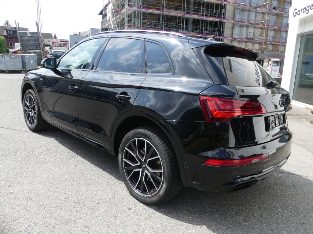 AUDI Q5 40 TDI Black Edition quattro S-tronic-image-1