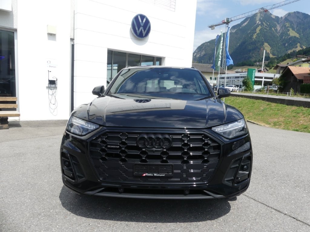 AUDI Q5 40 TDI Black Edition quattro S-tronic-image-5