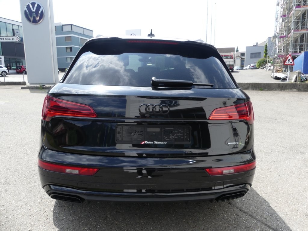 AUDI Q5 40 TDI Black Edition quattro S-tronic-image-2