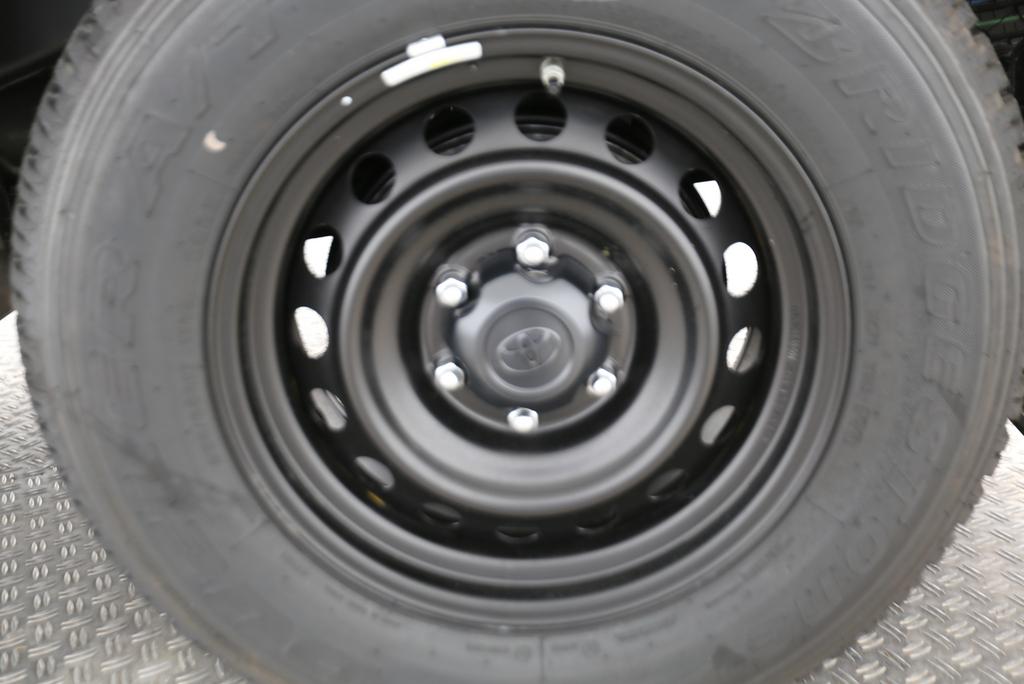 TOYOTA Hilux Double Cab.-Pick-up 2.8 D-4D 204 Comfort-image-6
