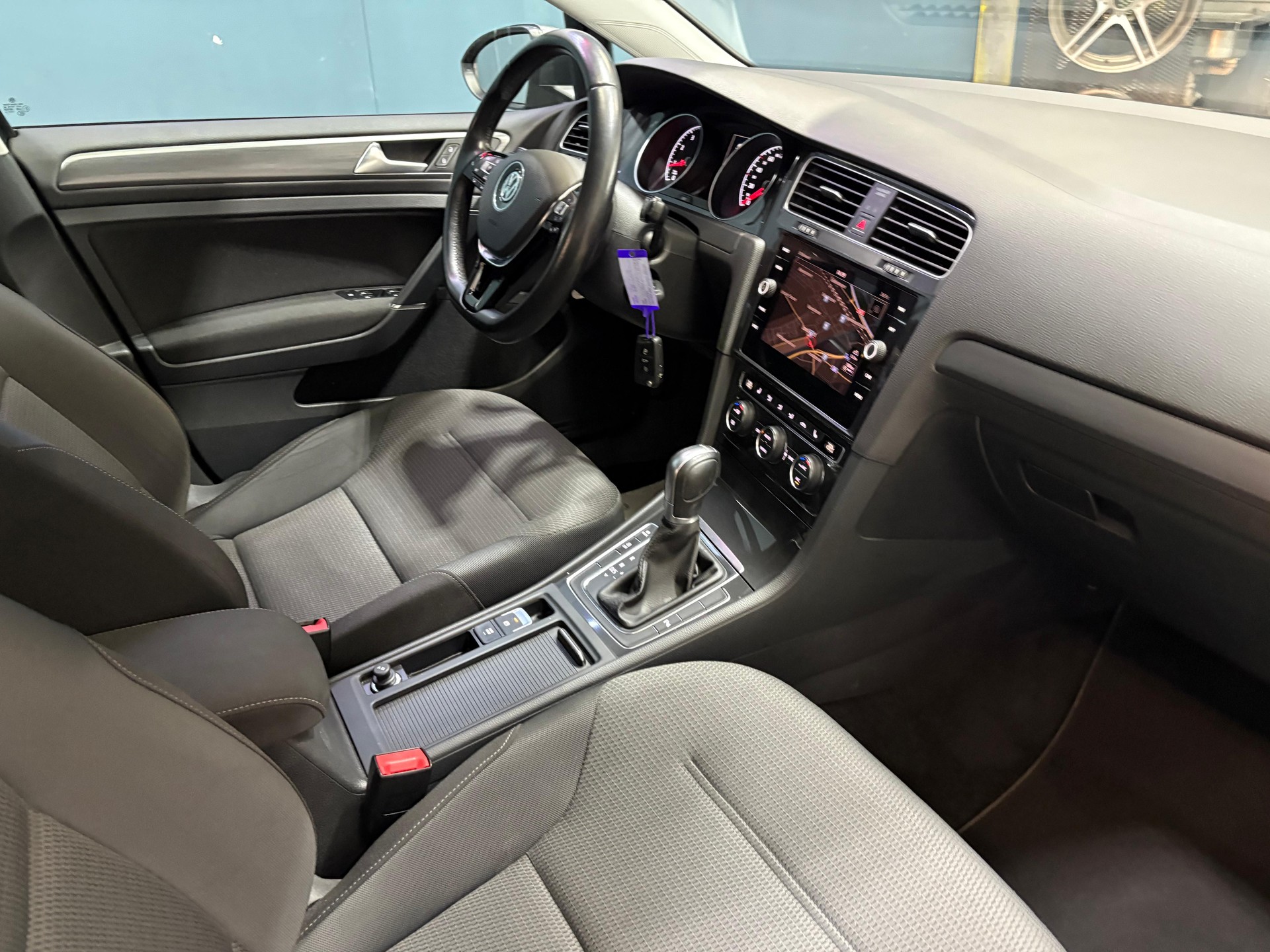 VW Golf 1.4 TSI Highline DSG-image-17