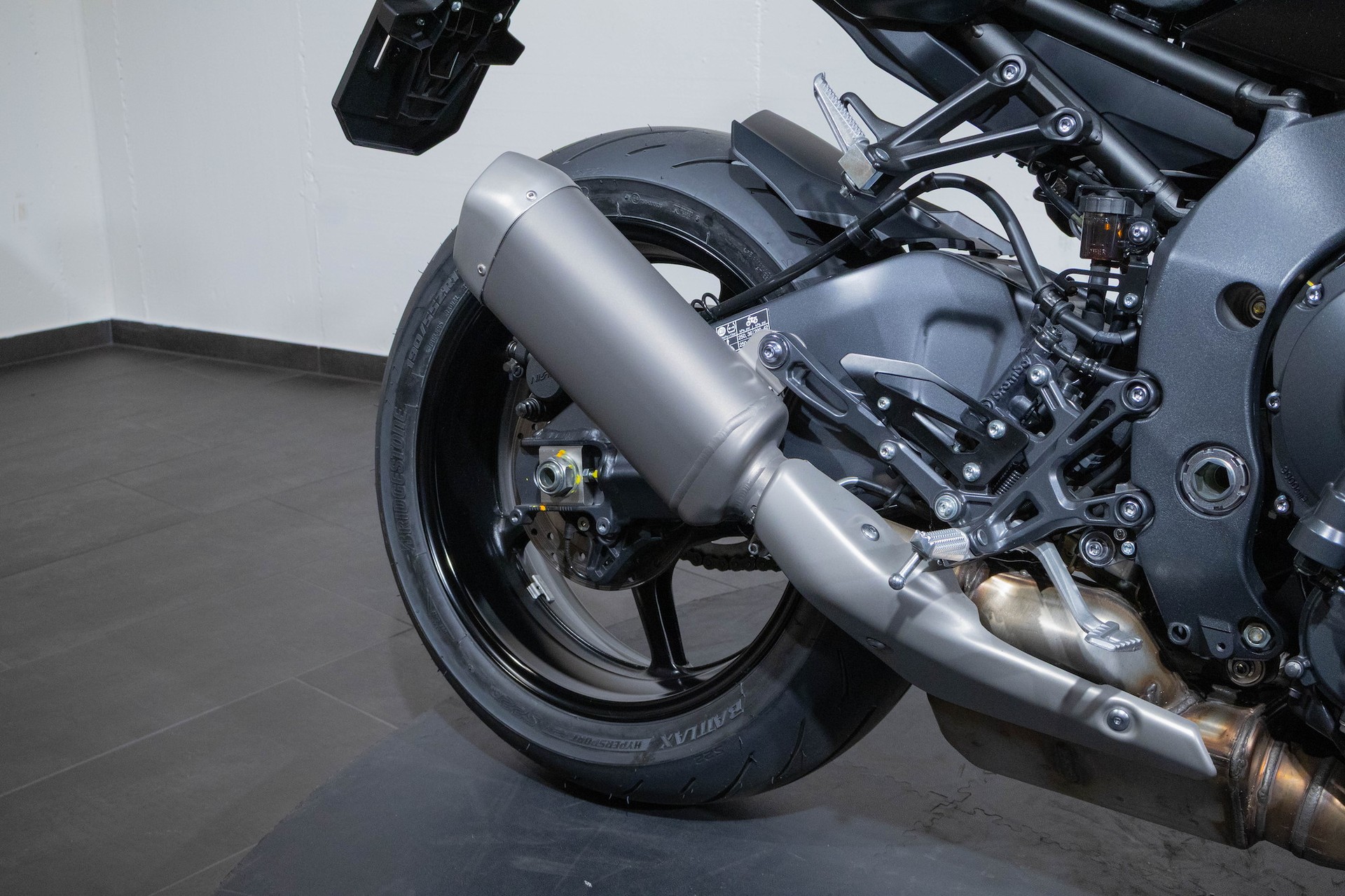 YAMAHA MT-10-image-13