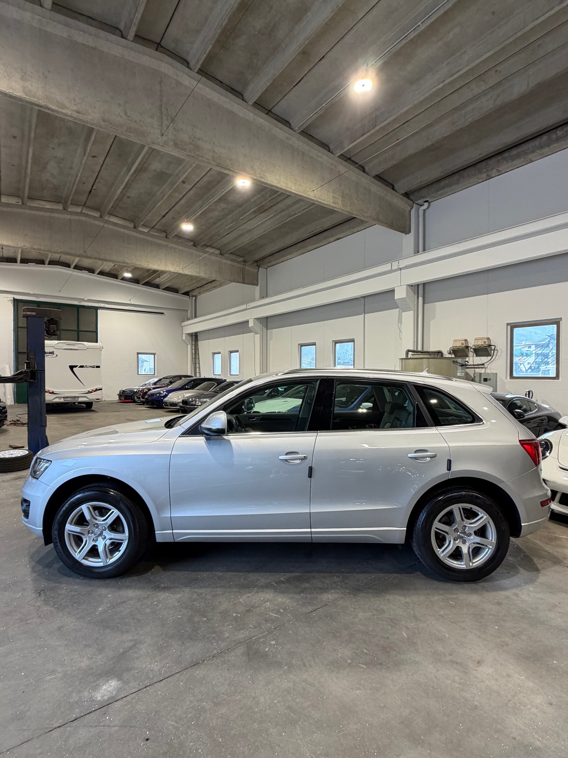AUDI Q5 2.0 TFSI quattro S-tronic-image-2