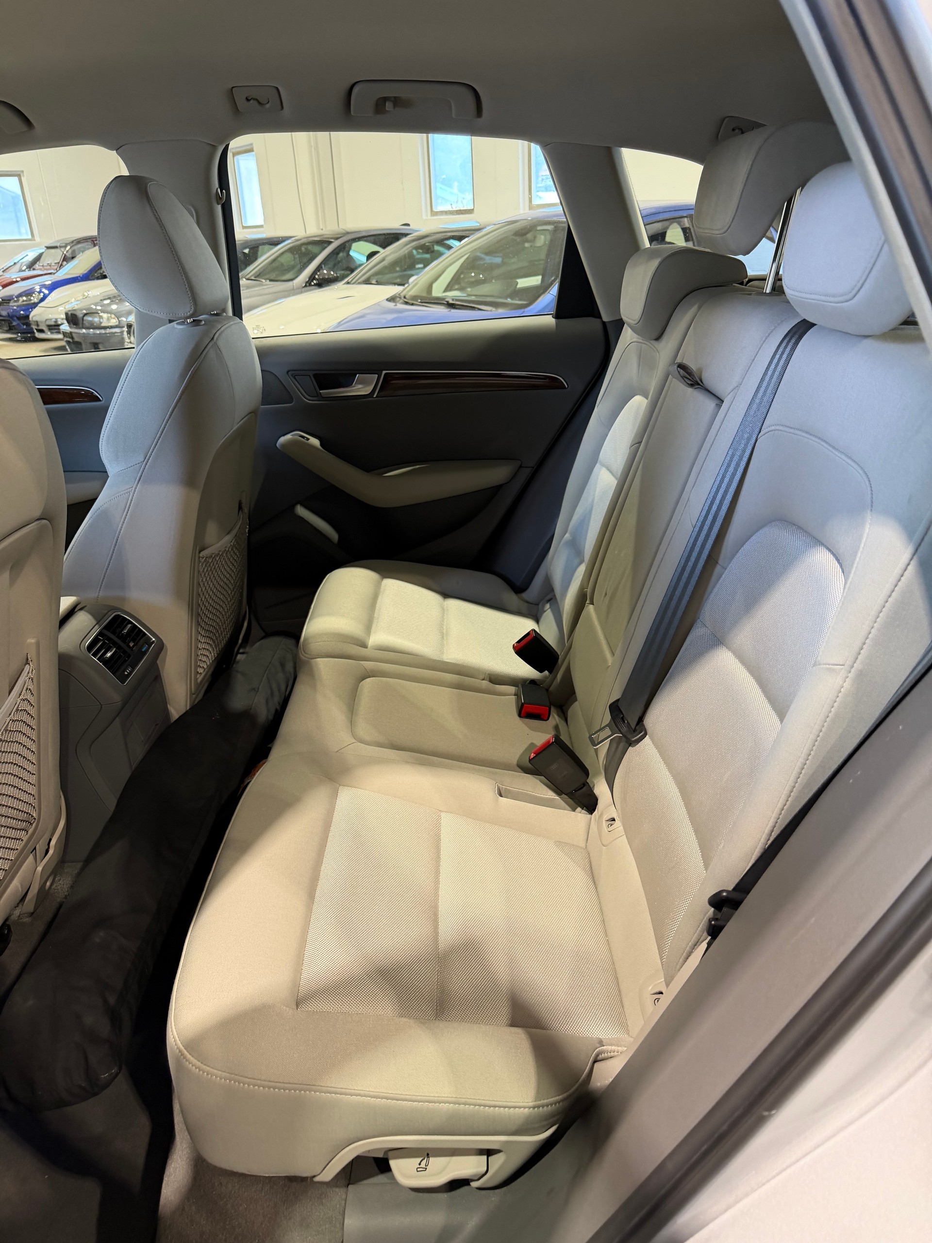 AUDI Q5 2.0 TFSI quattro S-tronic-image-12