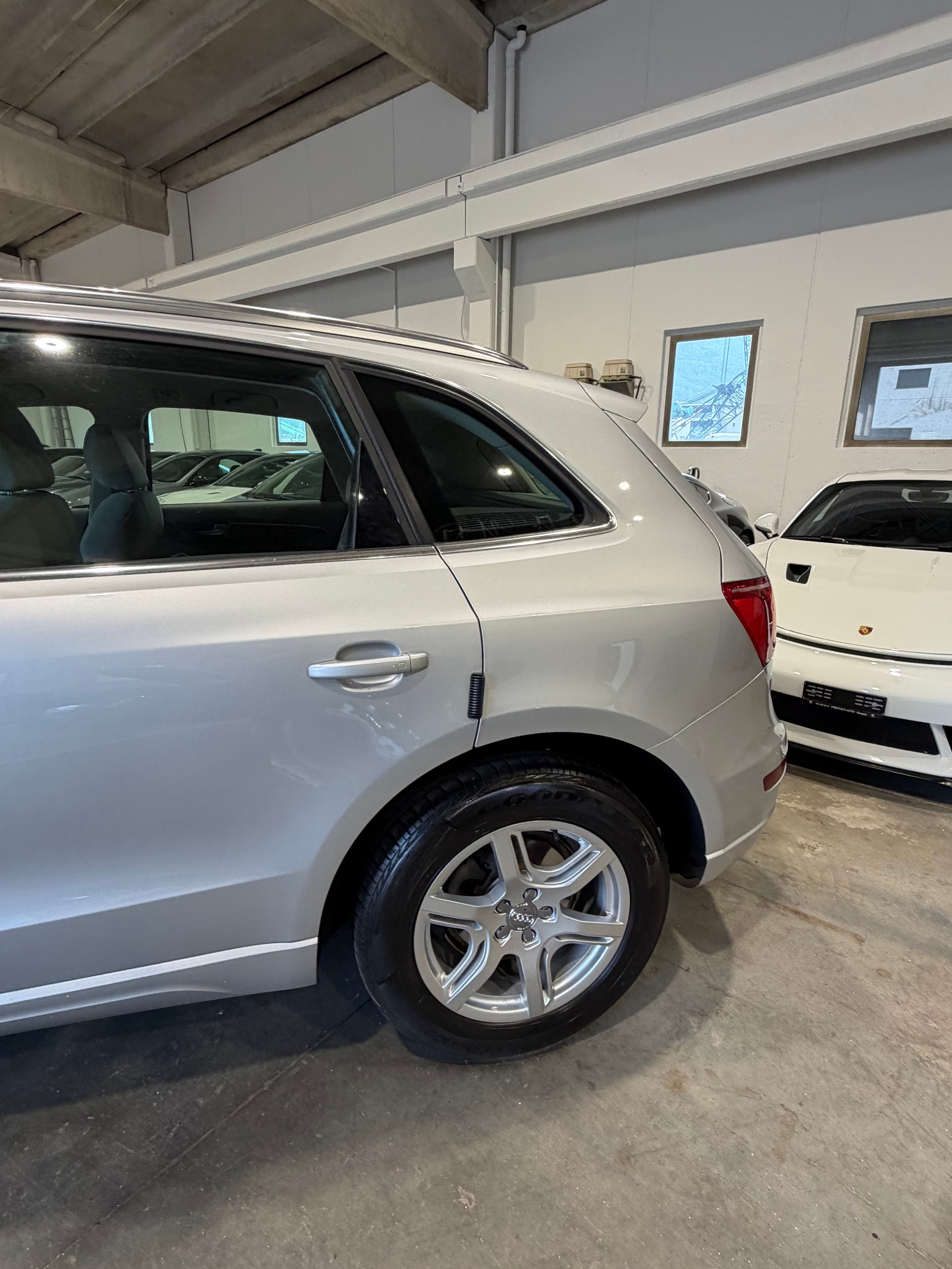 AUDI Q5 2.0 TFSI quattro S-tronic-image-3
