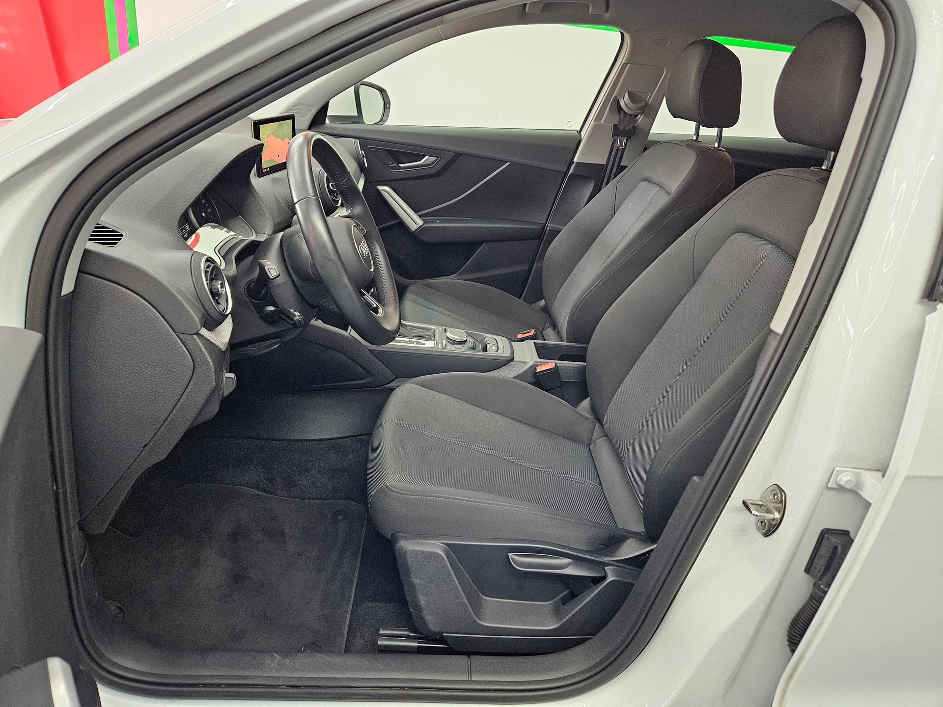 AUDI Q2 35 TDI quattro Sport S-tronic-image-8