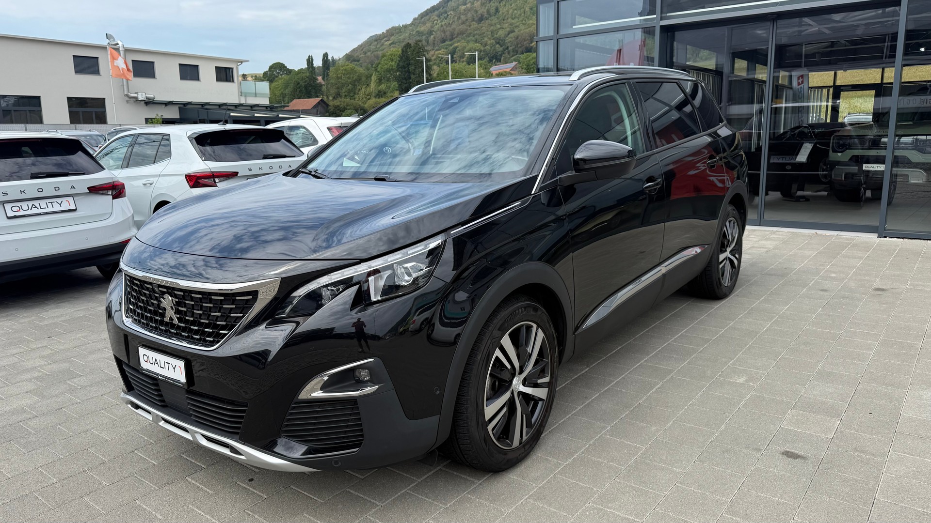 PEUGEOT 5008 1.5 BlueHDi Allure EAT-image-0