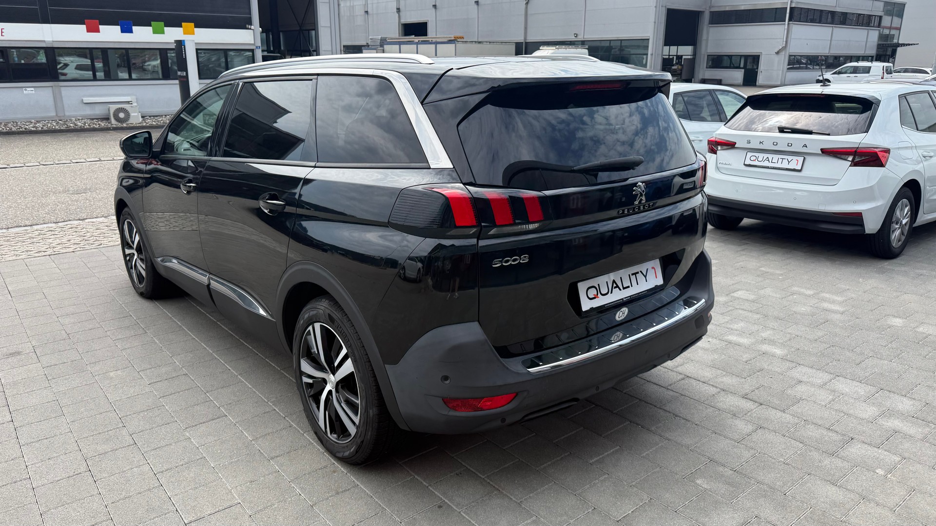 PEUGEOT 5008 1.5 BlueHDi Allure EAT-image-9