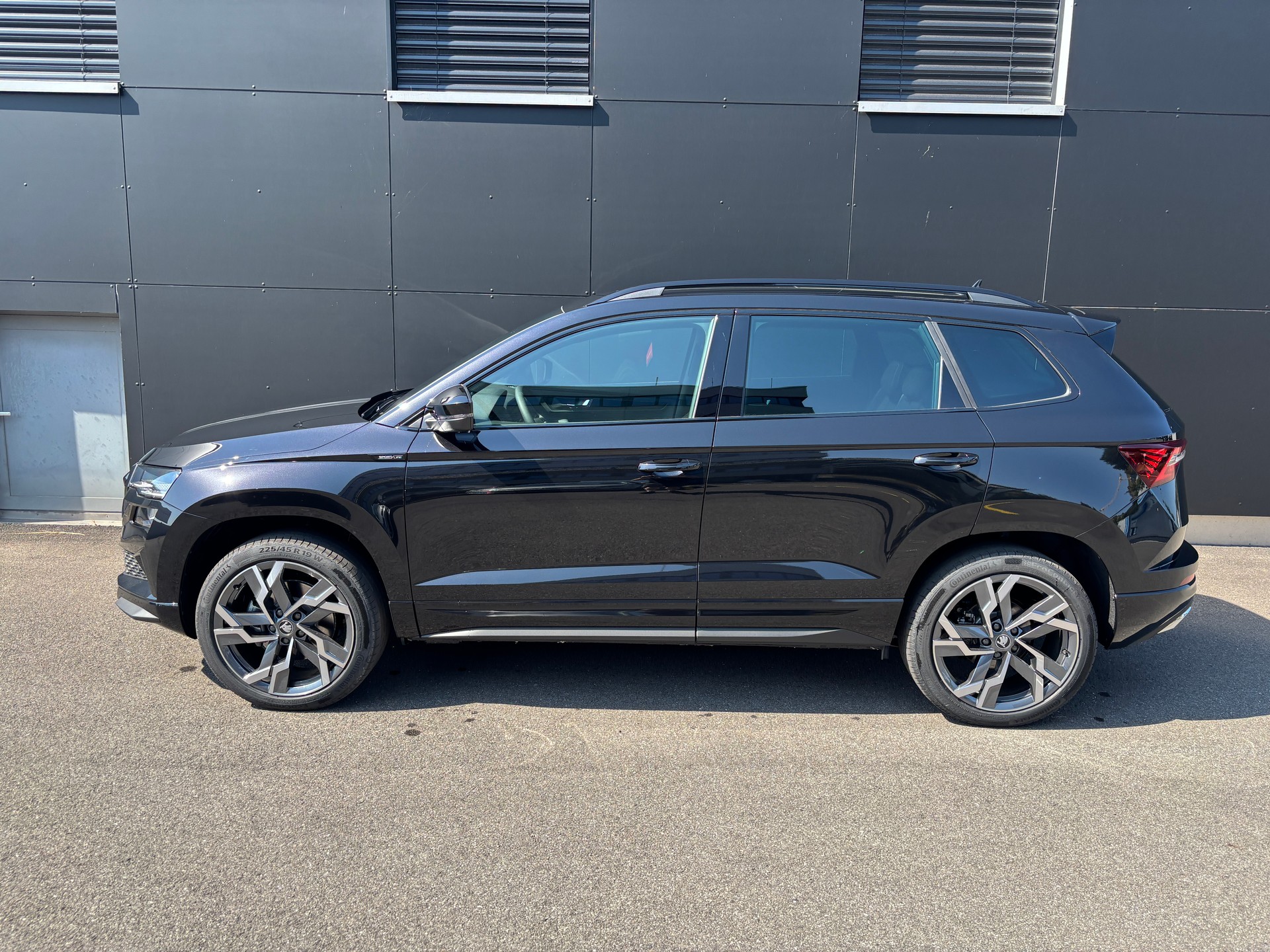 SKODA Karoq 2.0 TSI SportLine 4x4 DSG-image-1