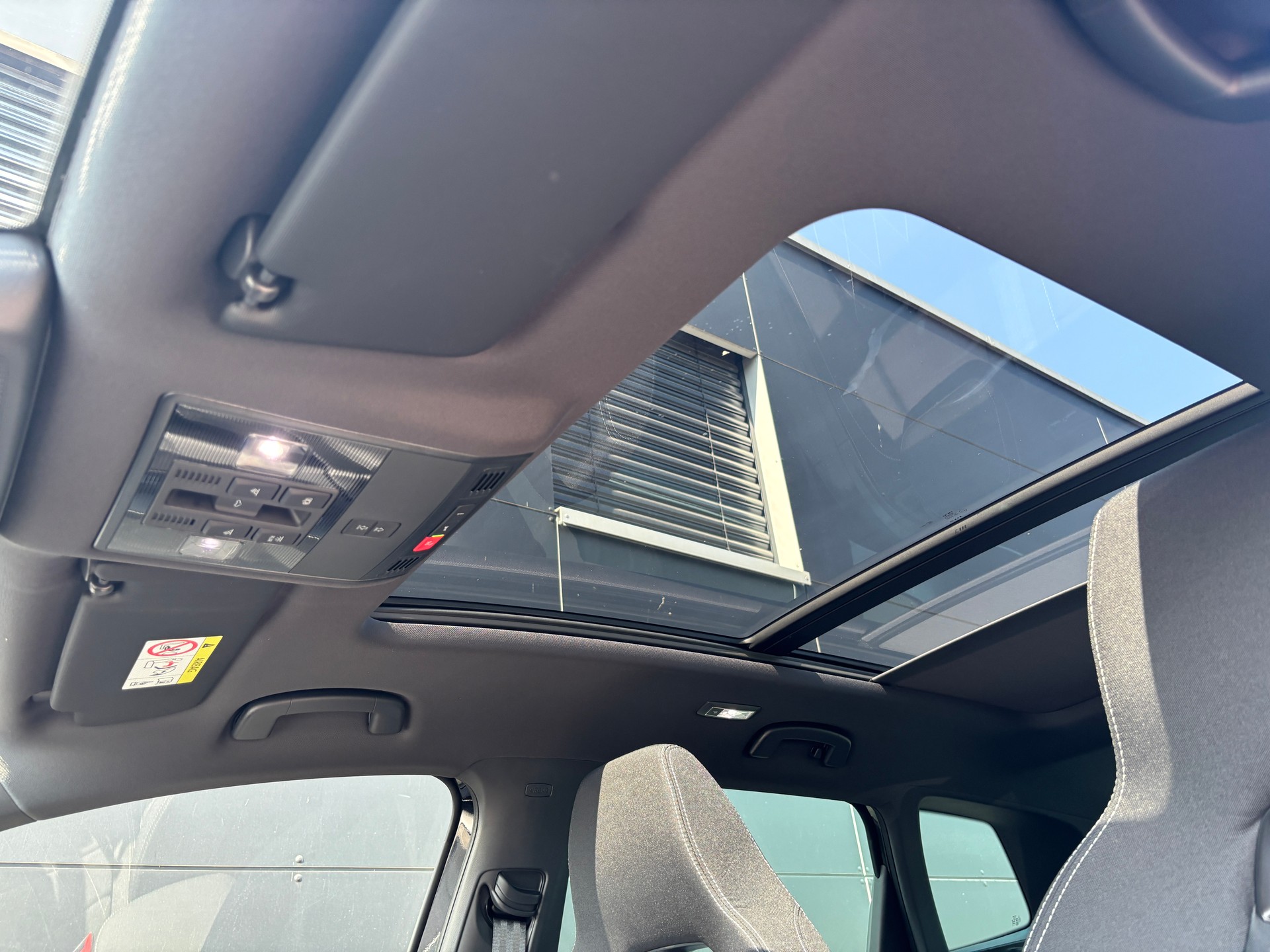 SKODA Karoq 2.0 TSI SportLine 4x4 DSG-image-16