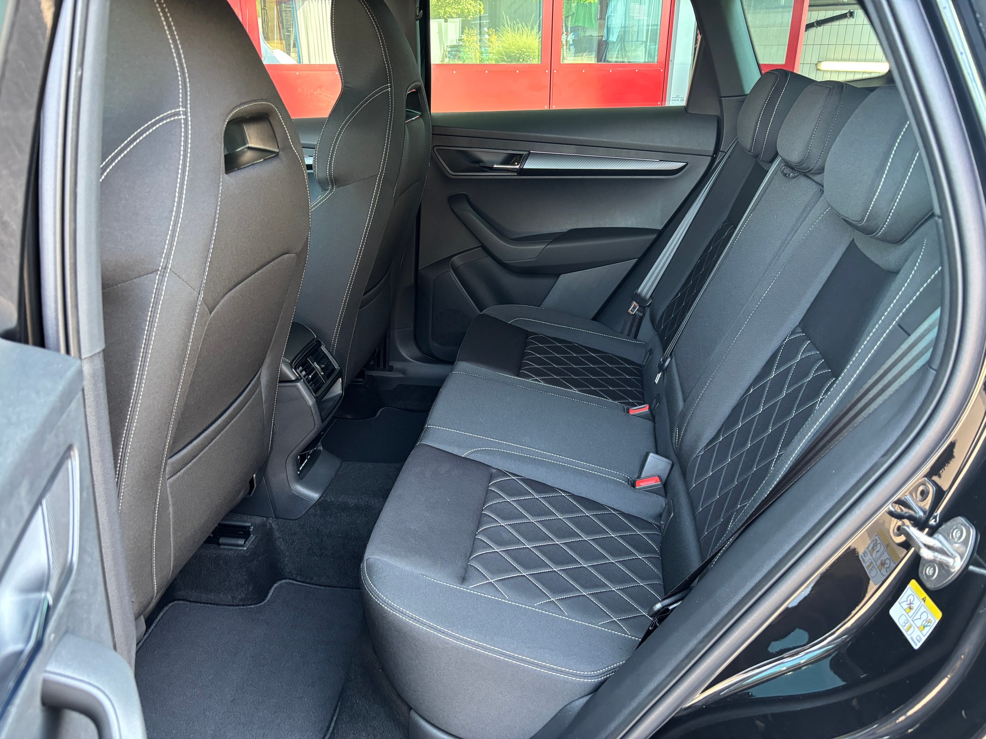 SKODA Karoq 2.0 TSI SportLine 4x4 DSG-image-9