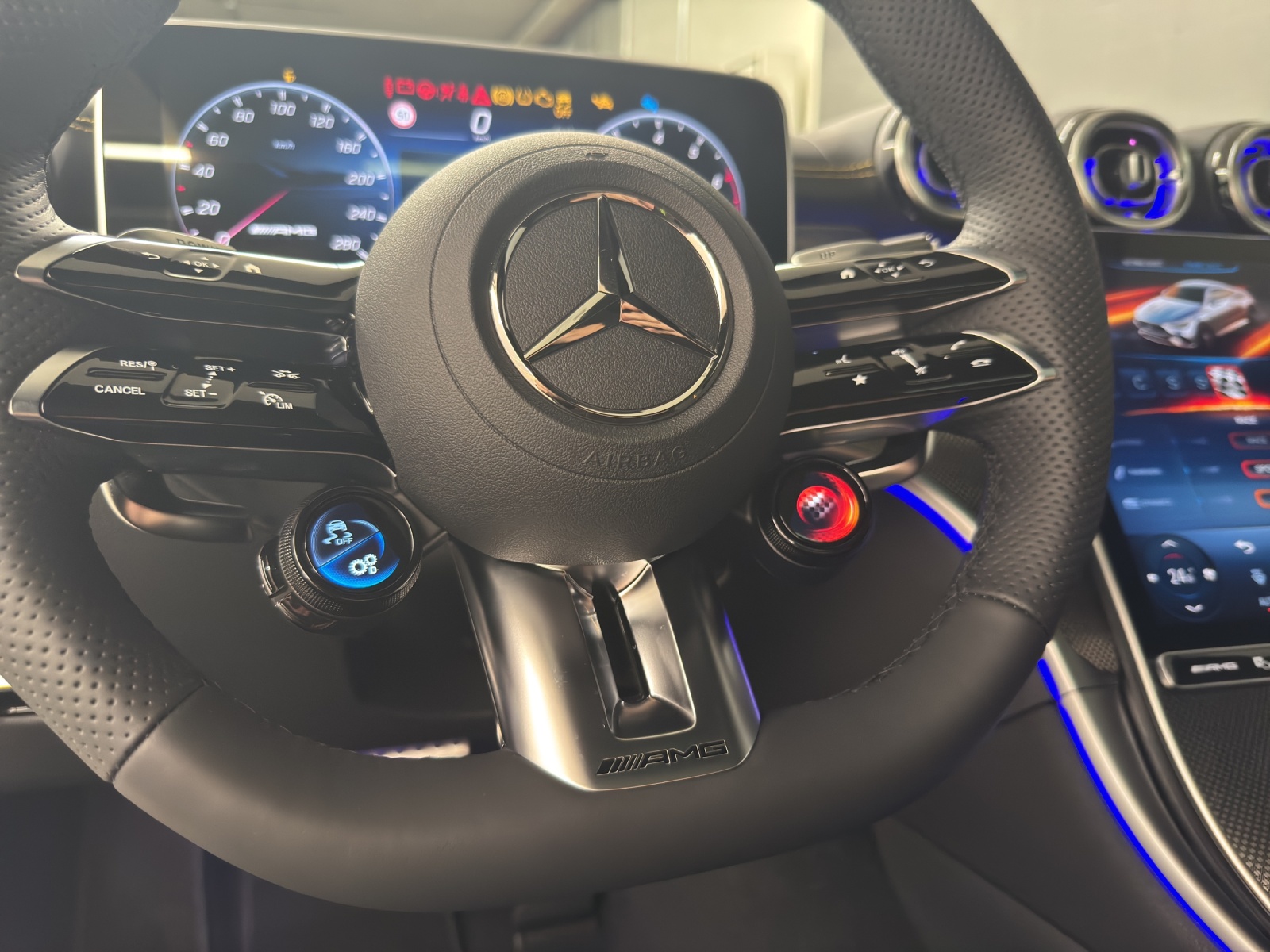 MERCEDES-BENZ AMG CLE 53 4Matic+ Coupé-image-15