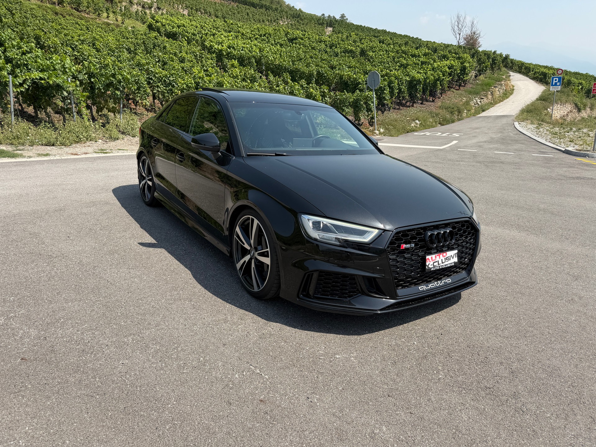 AUDI RS3 Limousine 2.5 TSI quattro S-tronic-image-2