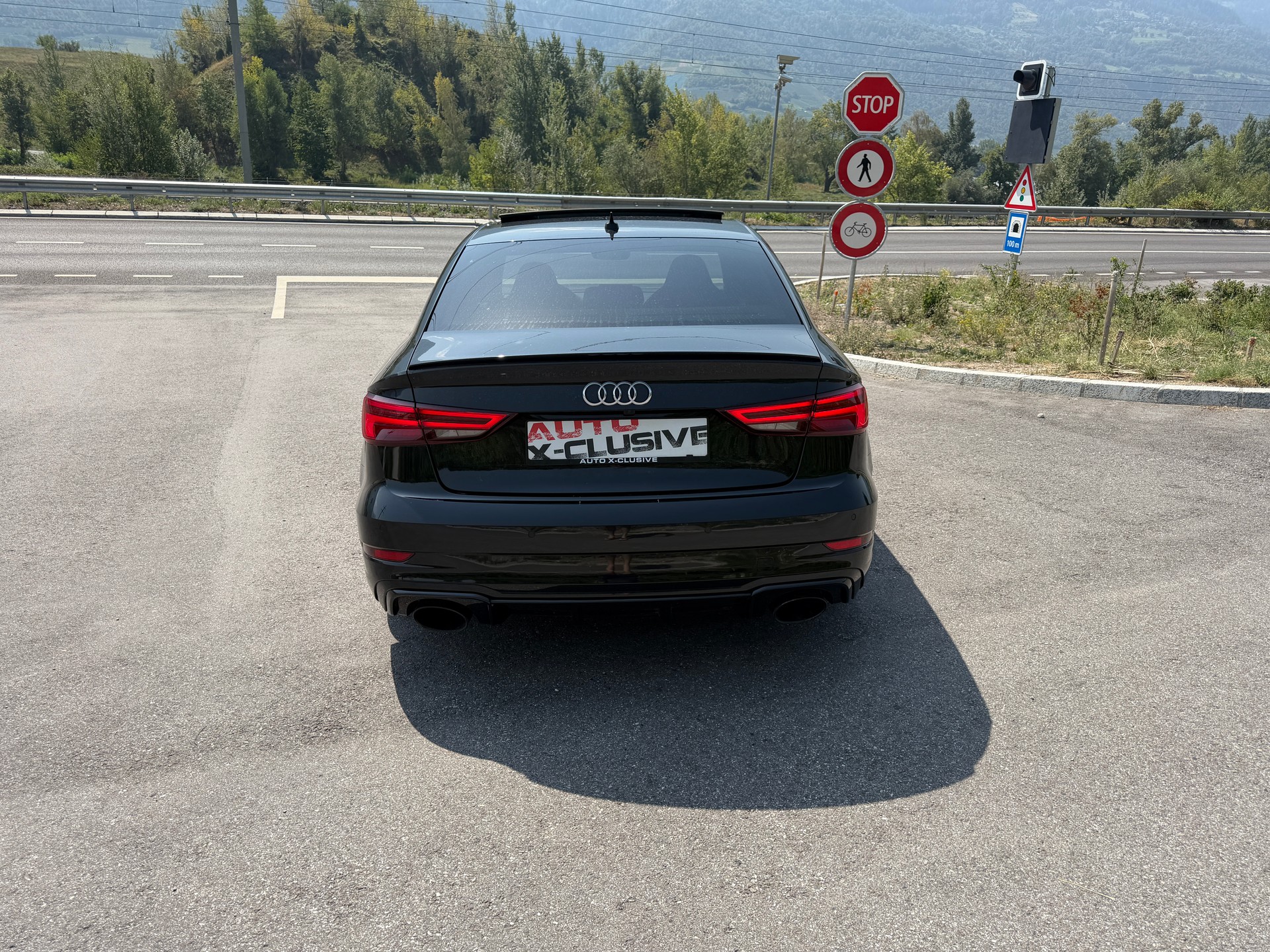 AUDI RS3 Limousine 2.5 TSI quattro S-tronic-image-4
