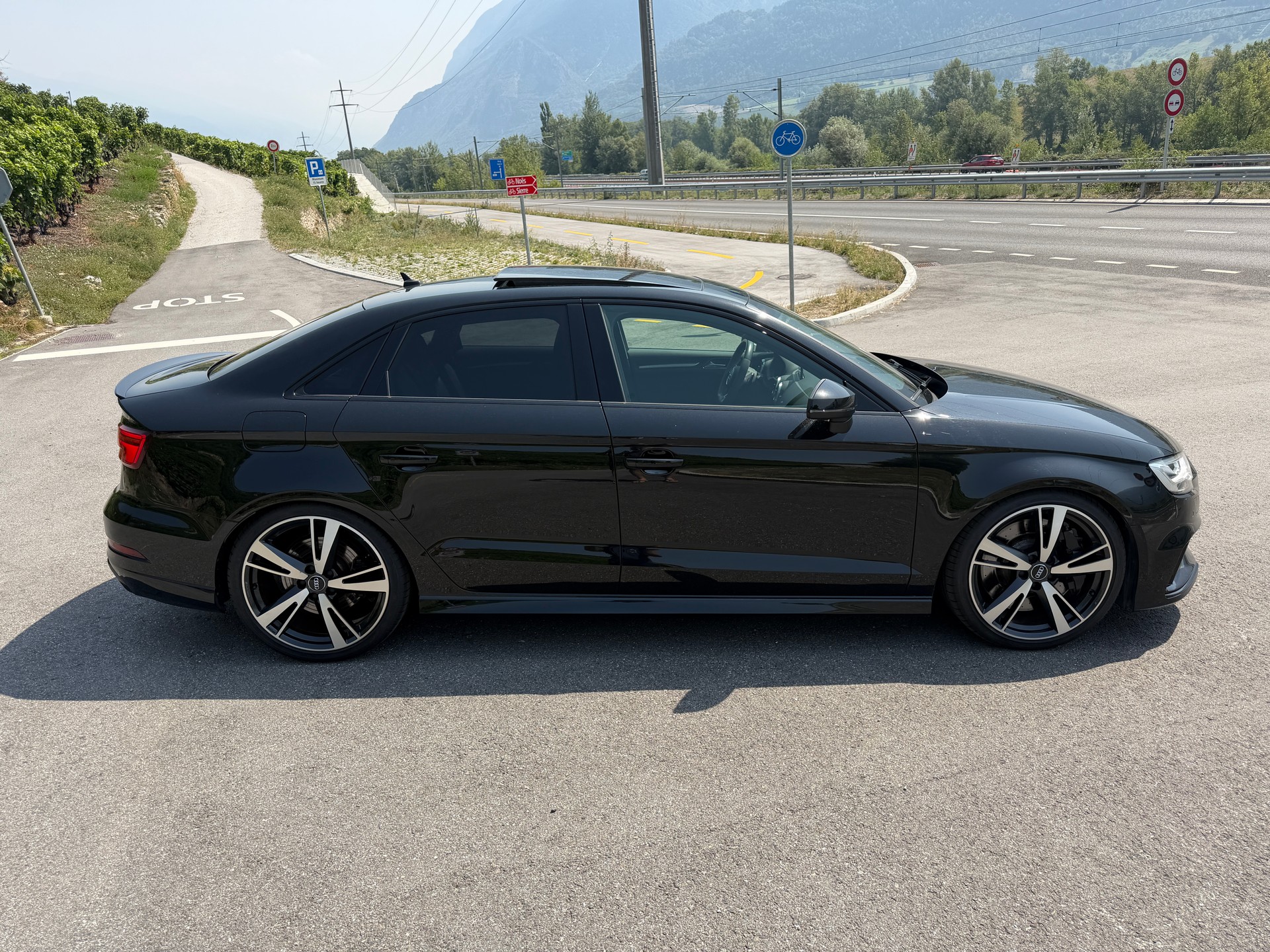AUDI RS3 Limousine 2.5 TSI quattro S-tronic-image-8
