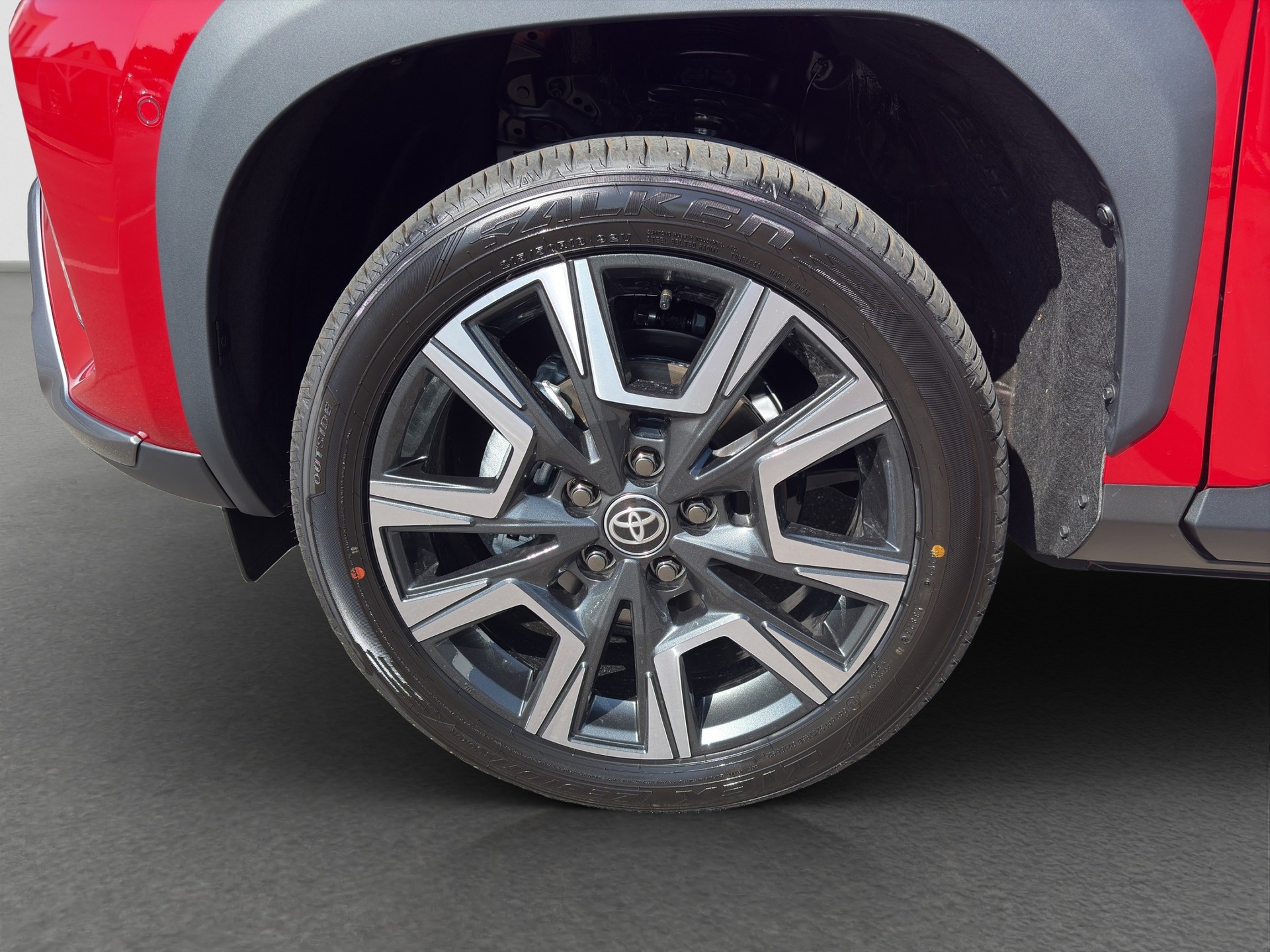 TOYOTA Yaris Cross 1.5 Executive AWDi e-CVT-image-2