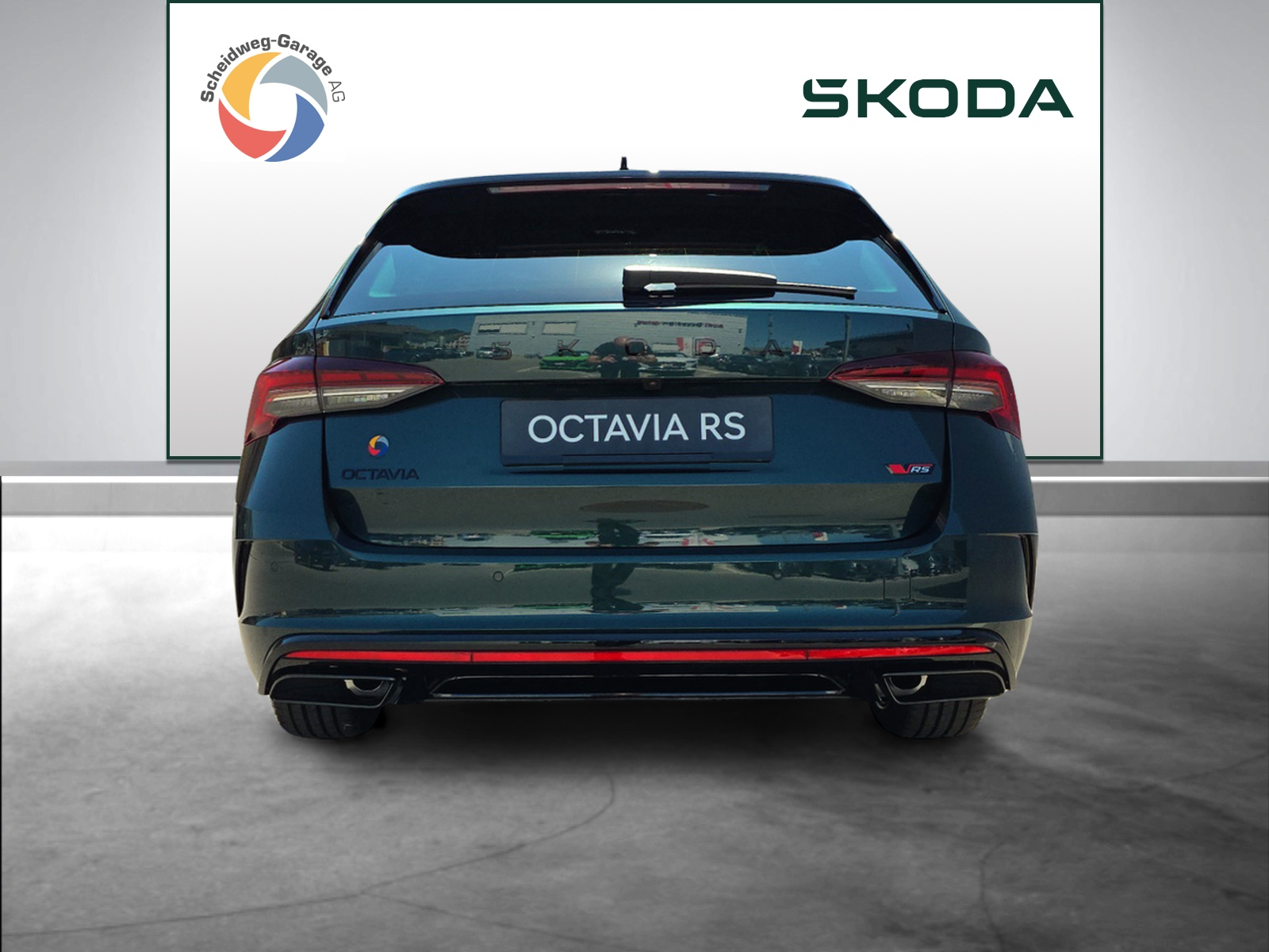 SKODA Octavia Combi 2.0 TSI DSG RS 30 Years Edition-image-13