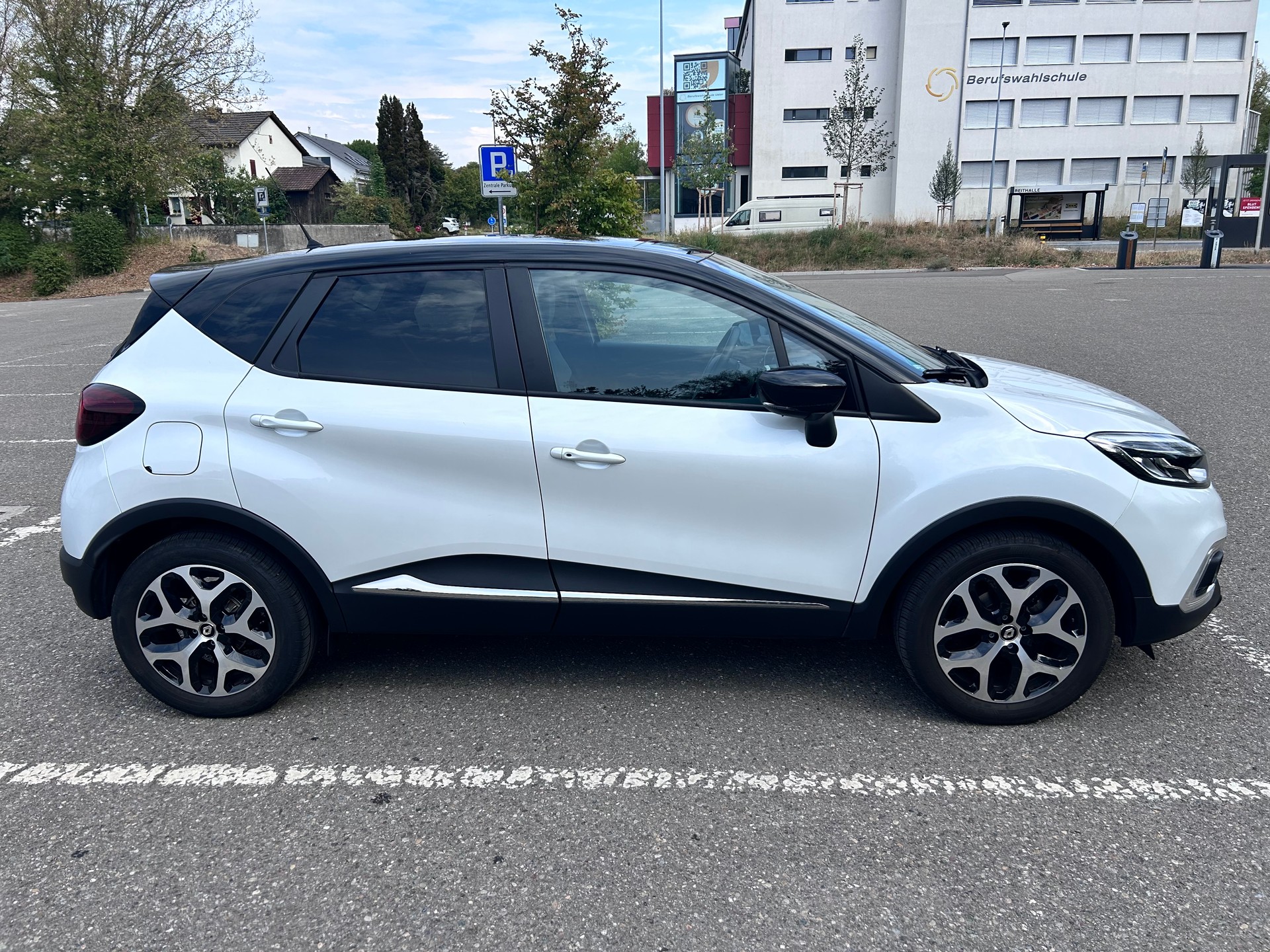 RENAULT 0.9 TCe Intens S/S-image-1