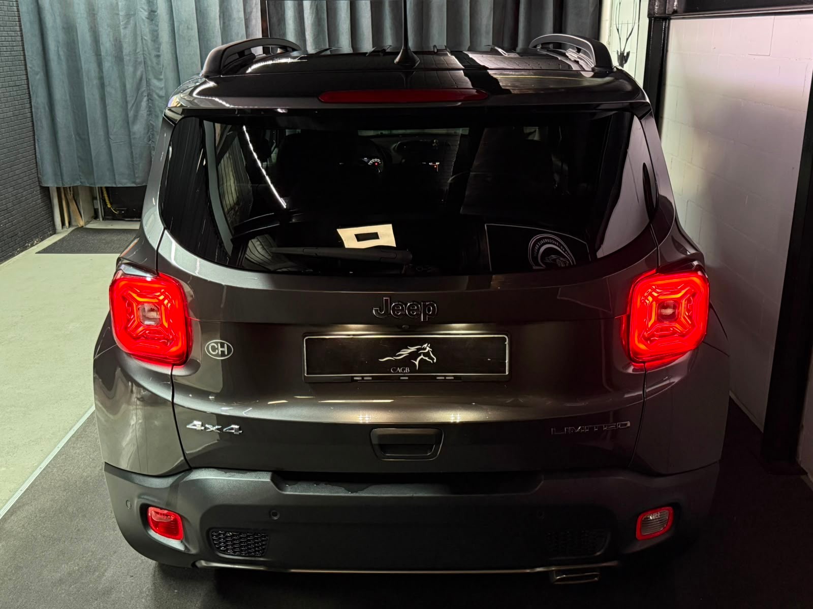 JEEP Renegade 1.3 Turbo Limited AWD-image-6