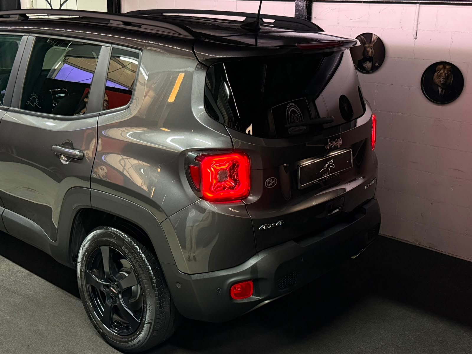 JEEP Renegade 1.3 Turbo Limited AWD-image-4