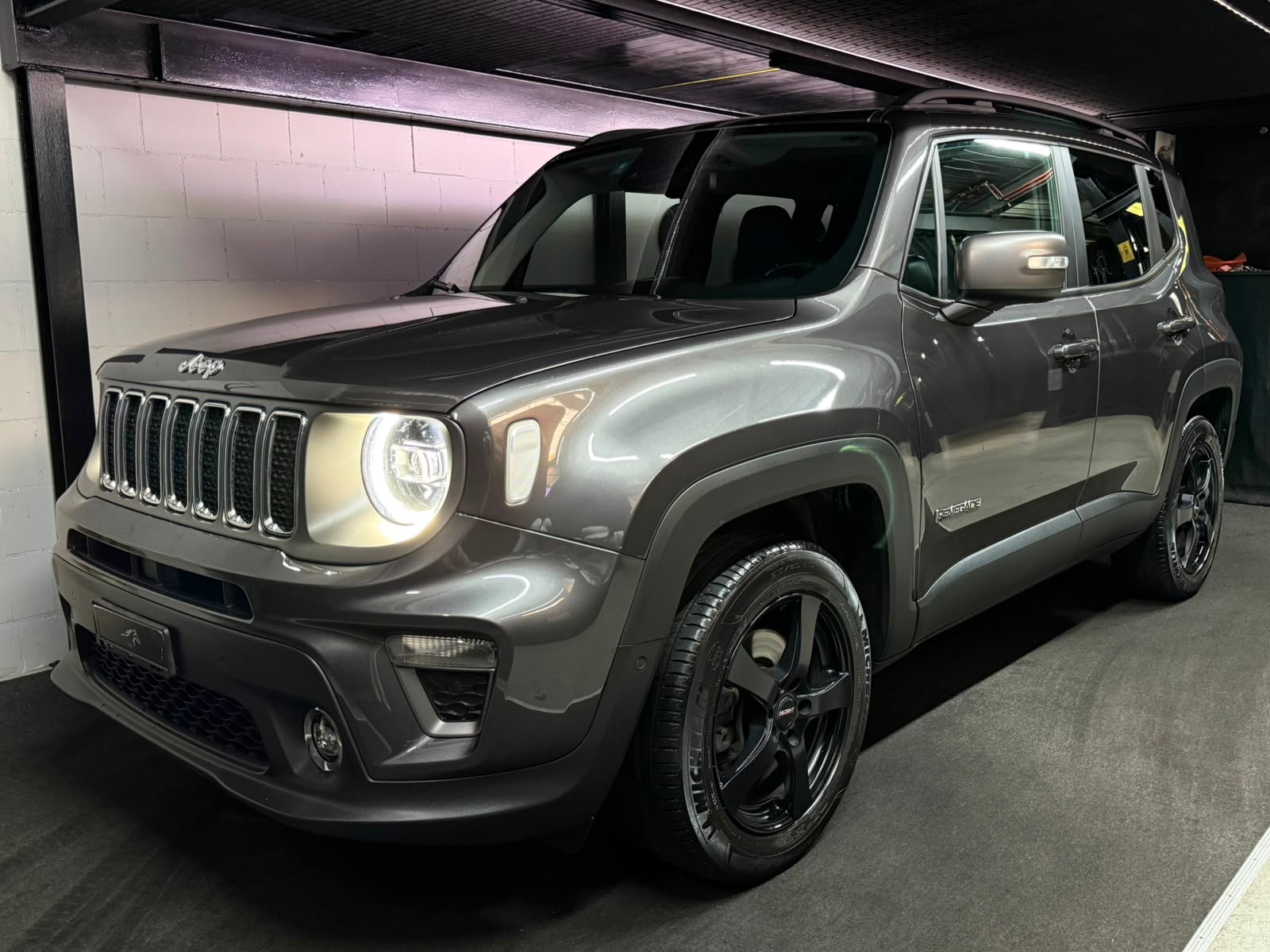 JEEP Renegade 1.3 Turbo Limited AWD-showroom-element-1