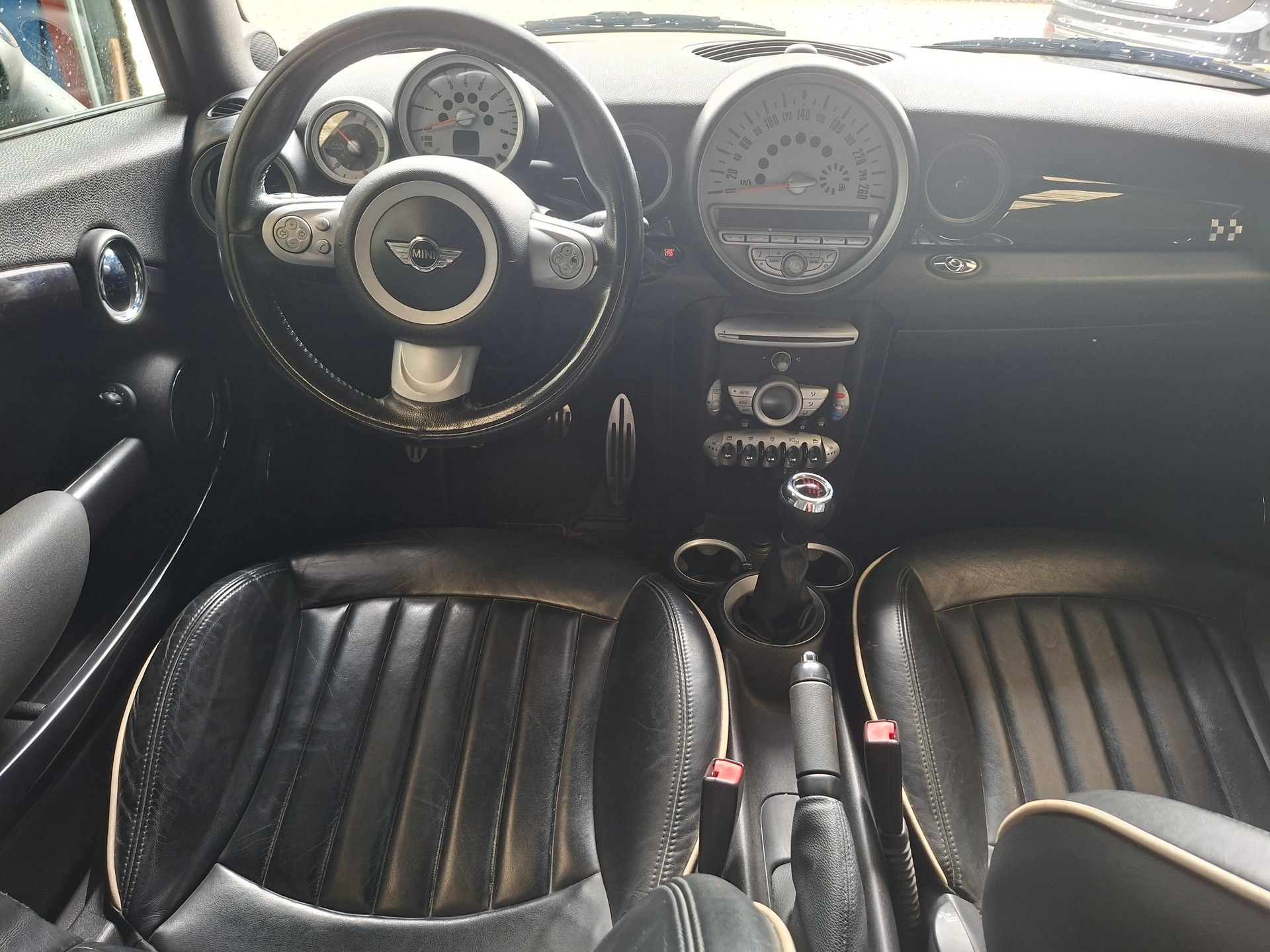 MINI Cooper John Cooper Works Cabriolet-image-8