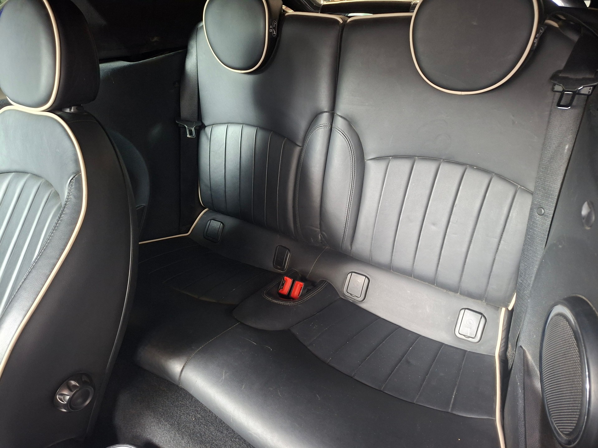 MINI Cooper John Cooper Works Cabriolet-image-9