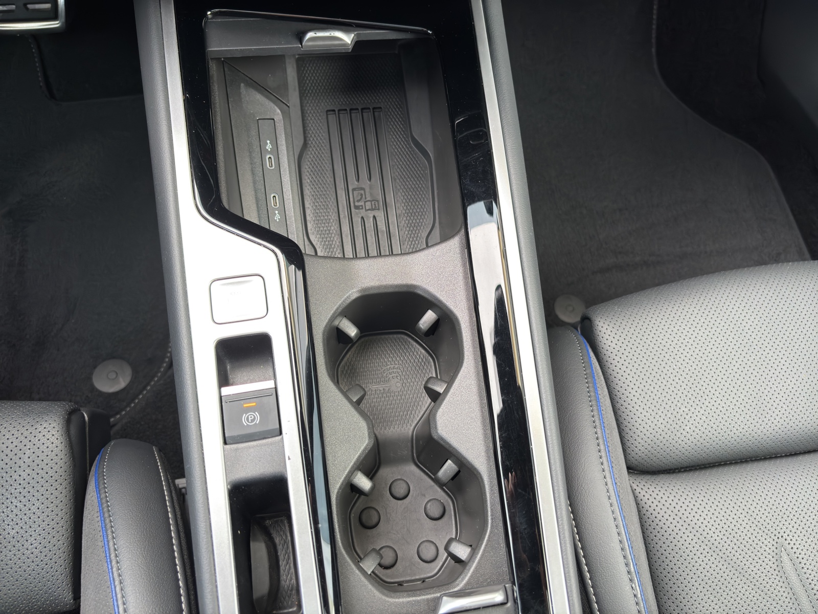 VW Passat Variant 2.0 TDI R-Line 4 Motion DSG CH-Fahrzeug mit Werksgarantie bis 2028 mit AHK, Leder & Winterräder-image-18