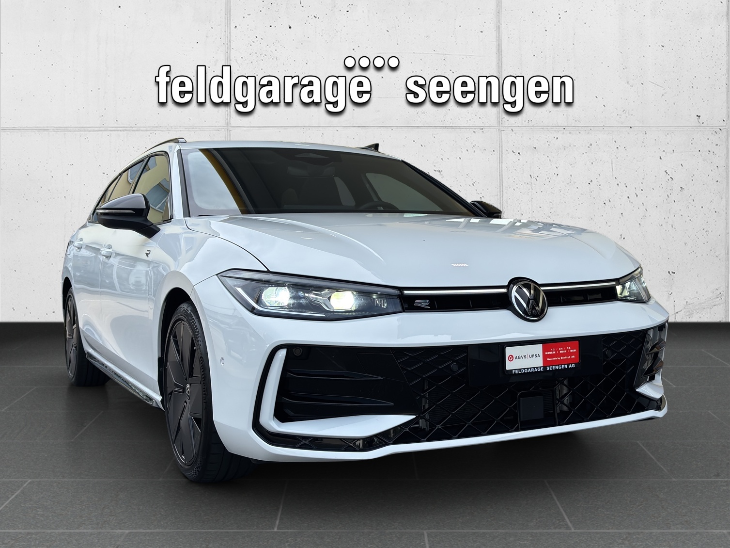 VW Passat Variant 2.0 TDI R-Line 4 Motion DSG CH-Fahrzeug mit Werksgarantie bis 2028 mit AHK, Leder & Winterräder-showroom-element-2
