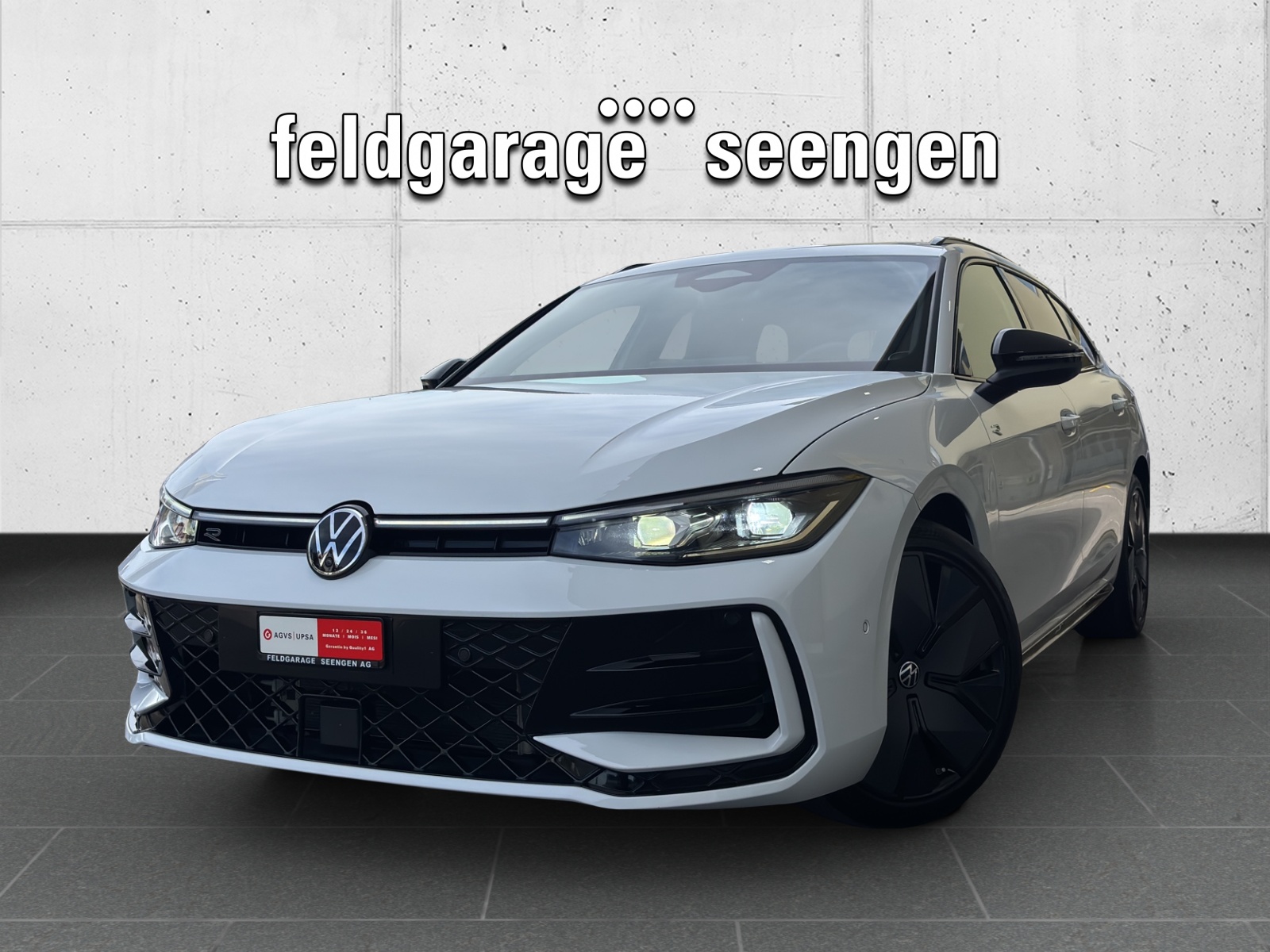 VW Passat Variant 2.0 TDI R-Line 4 Motion DSG CH-Fahrzeug mit Werksgarantie bis 2028 mit AHK, Leder & Winterräder