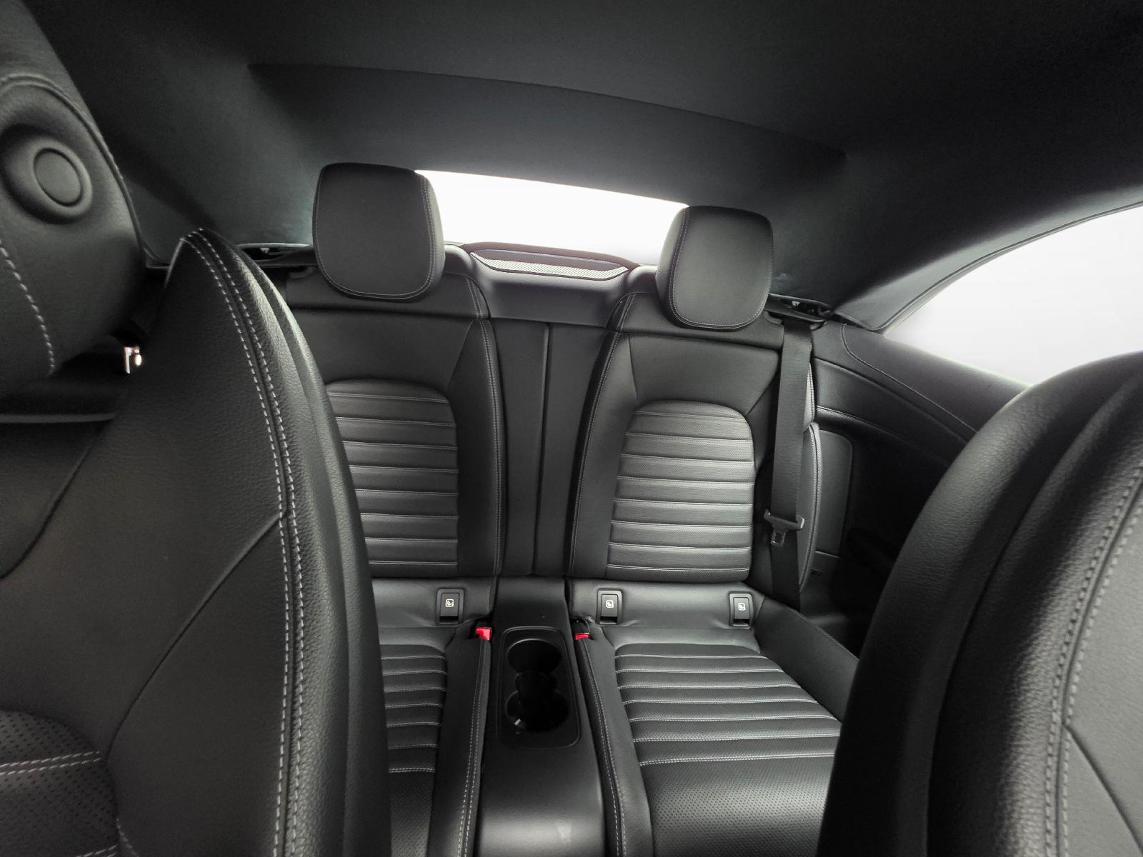 MERCEDES-BENZ C 200 AMG Line 4matic Cabriolet-image-9
