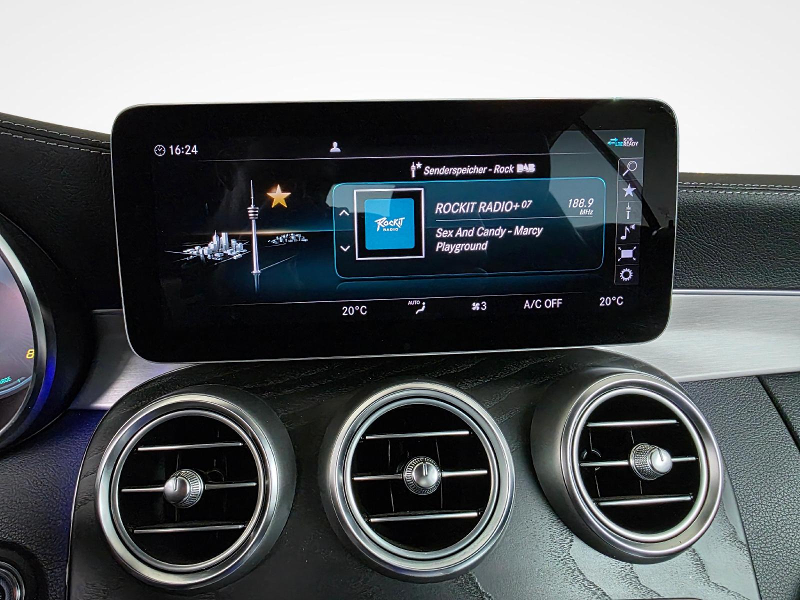 MERCEDES-BENZ C 200 AMG Line 4matic Cabriolet-image-13
