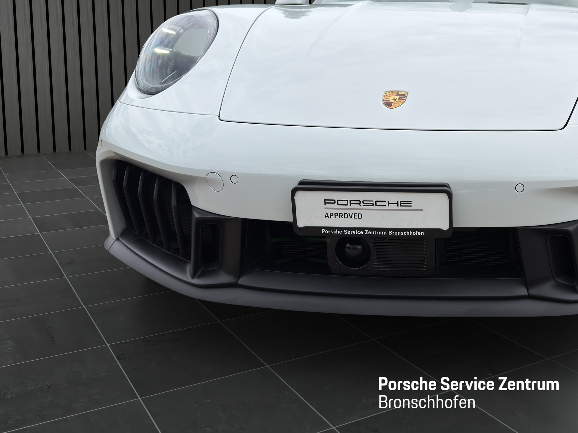 PORSCHE 911 Carrera 4 GTS Cabriolet-image-28