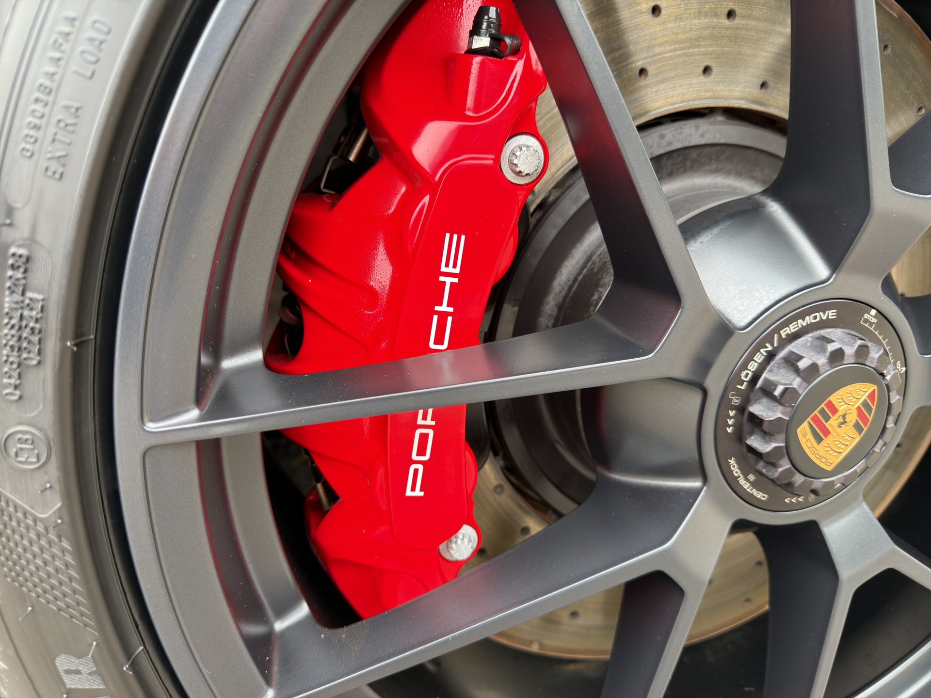 PORSCHE 911 Carrera 4 GTS Cabriolet-image-21