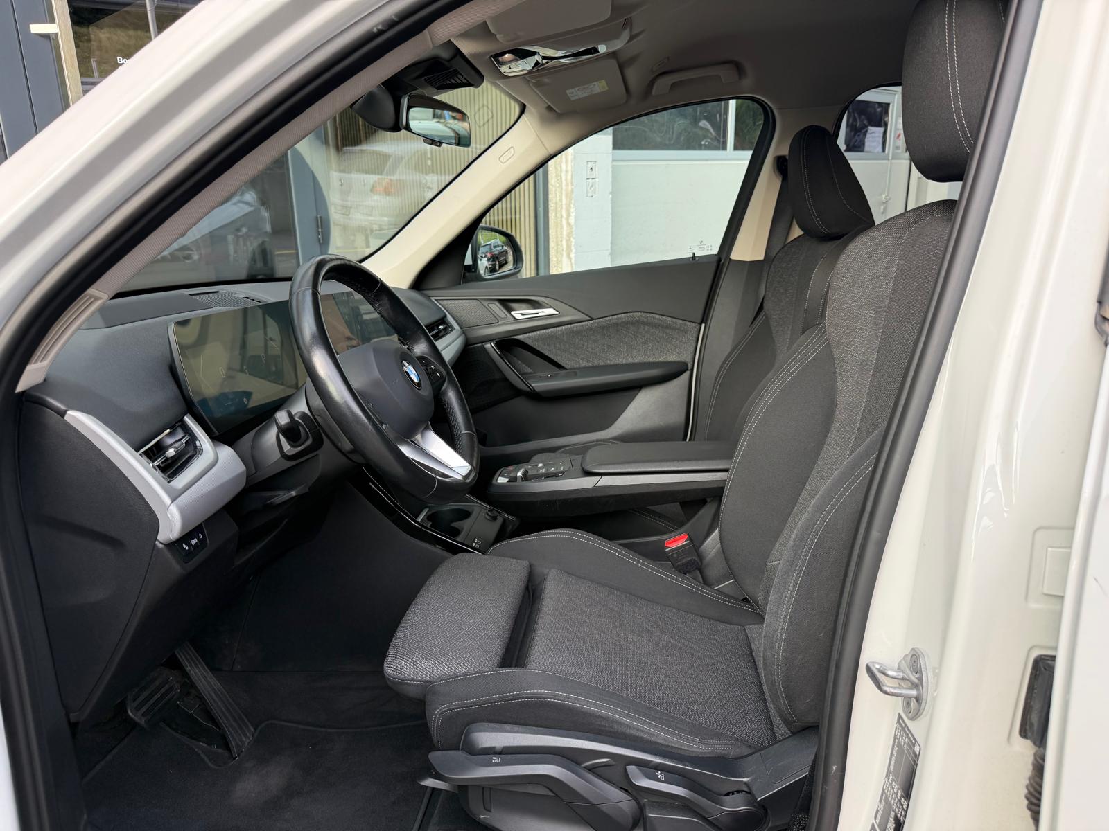 BMW X1 xDrive 20d 48V Kamera 360° ** Anh-Kupplung ** Sitzheizung ** H-UP-Disp ** PDC V+H ** Neues Modell 2023 **-image-5
