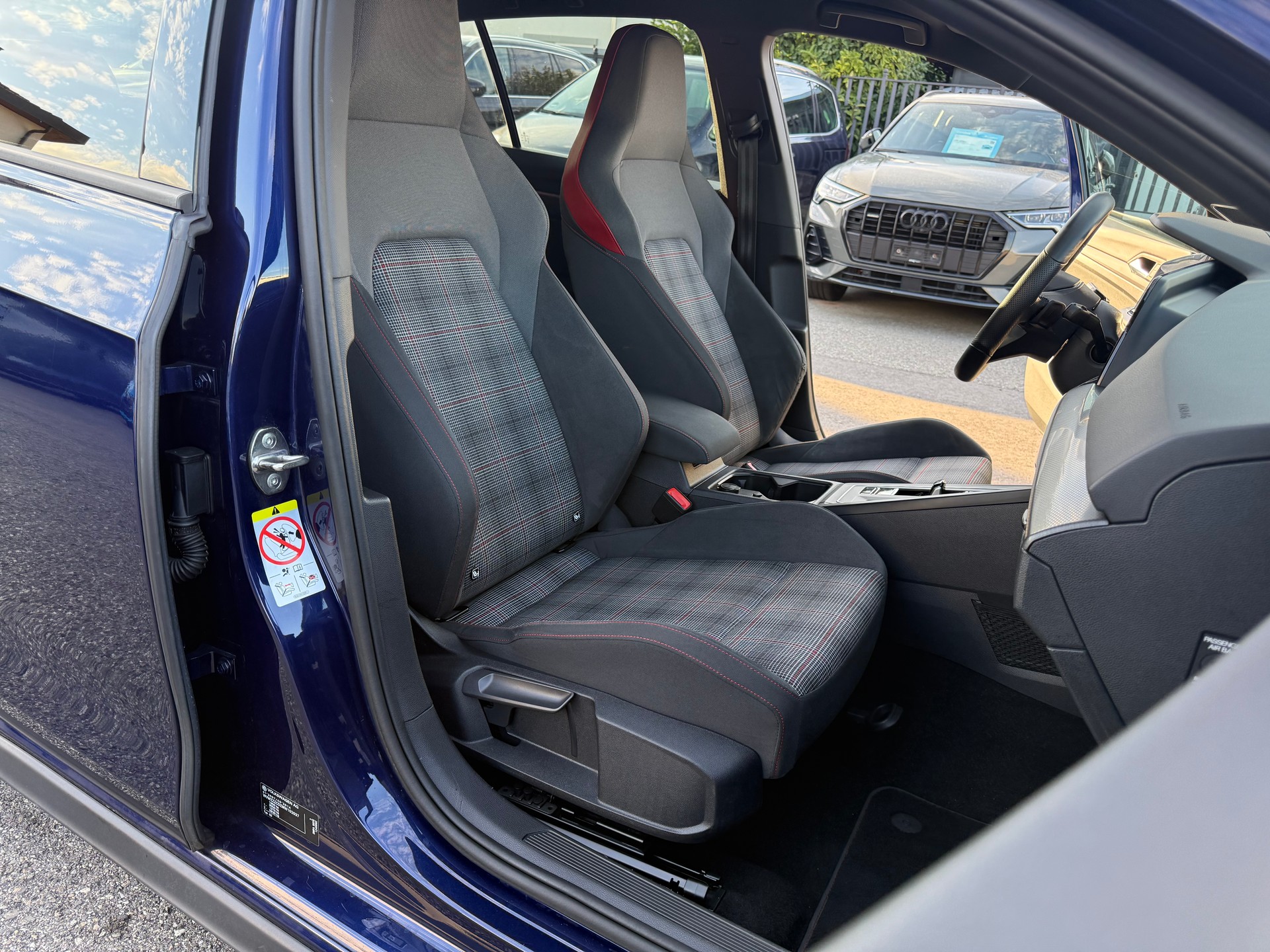 VW Golf 2.0 TSI GTI DSG-image-9