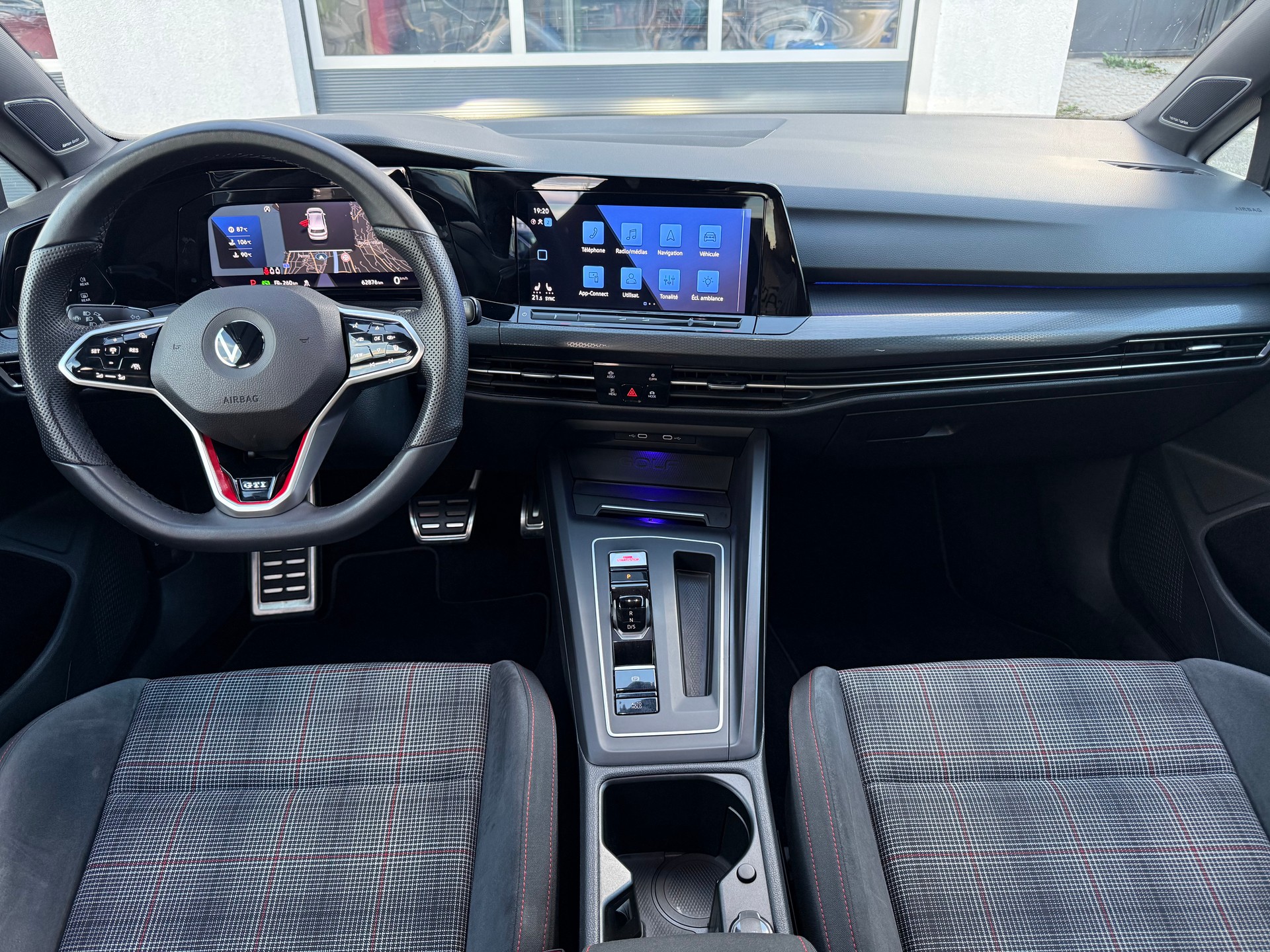 VW Golf 2.0 TSI GTI DSG-image-11