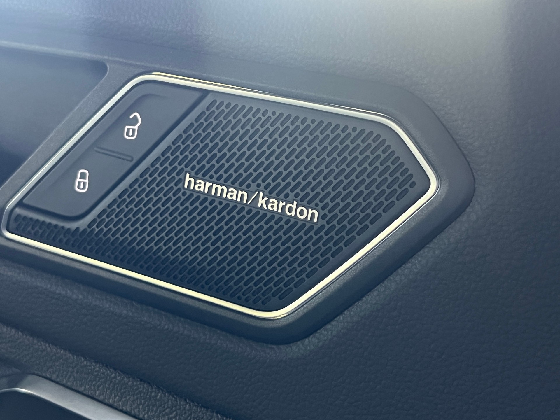 VW Tiguan 2.0TSI R-Line 4Motion DSG-image-14