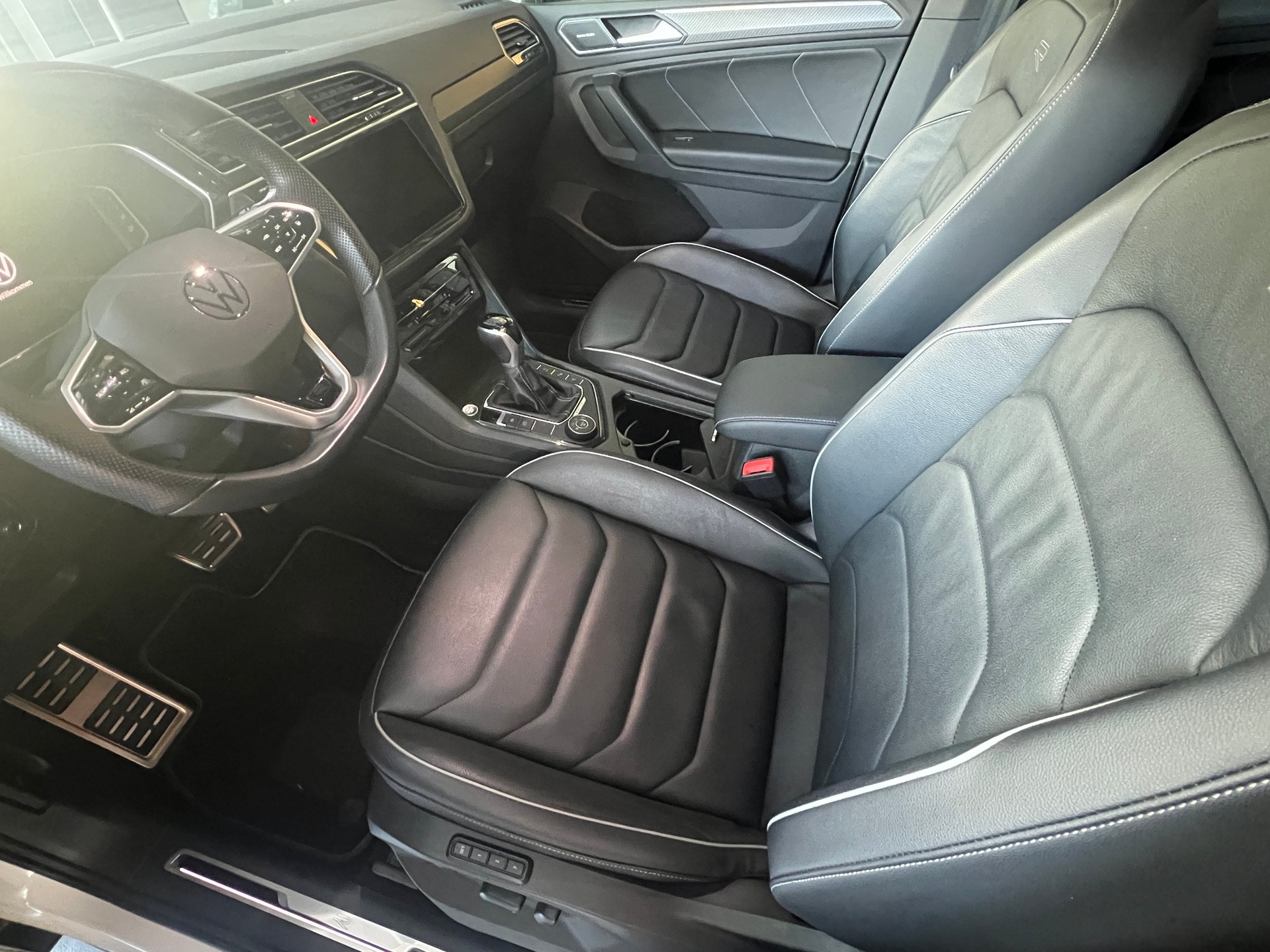 VW Tiguan 2.0TSI R-Line 4Motion DSG-image-4