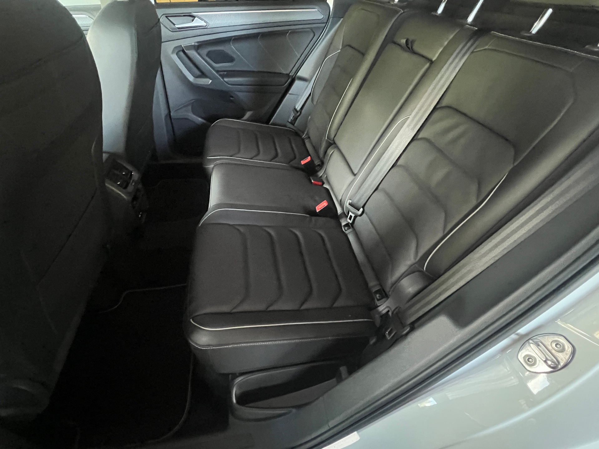 VW Tiguan 2.0TSI R-Line 4Motion DSG-image-5
