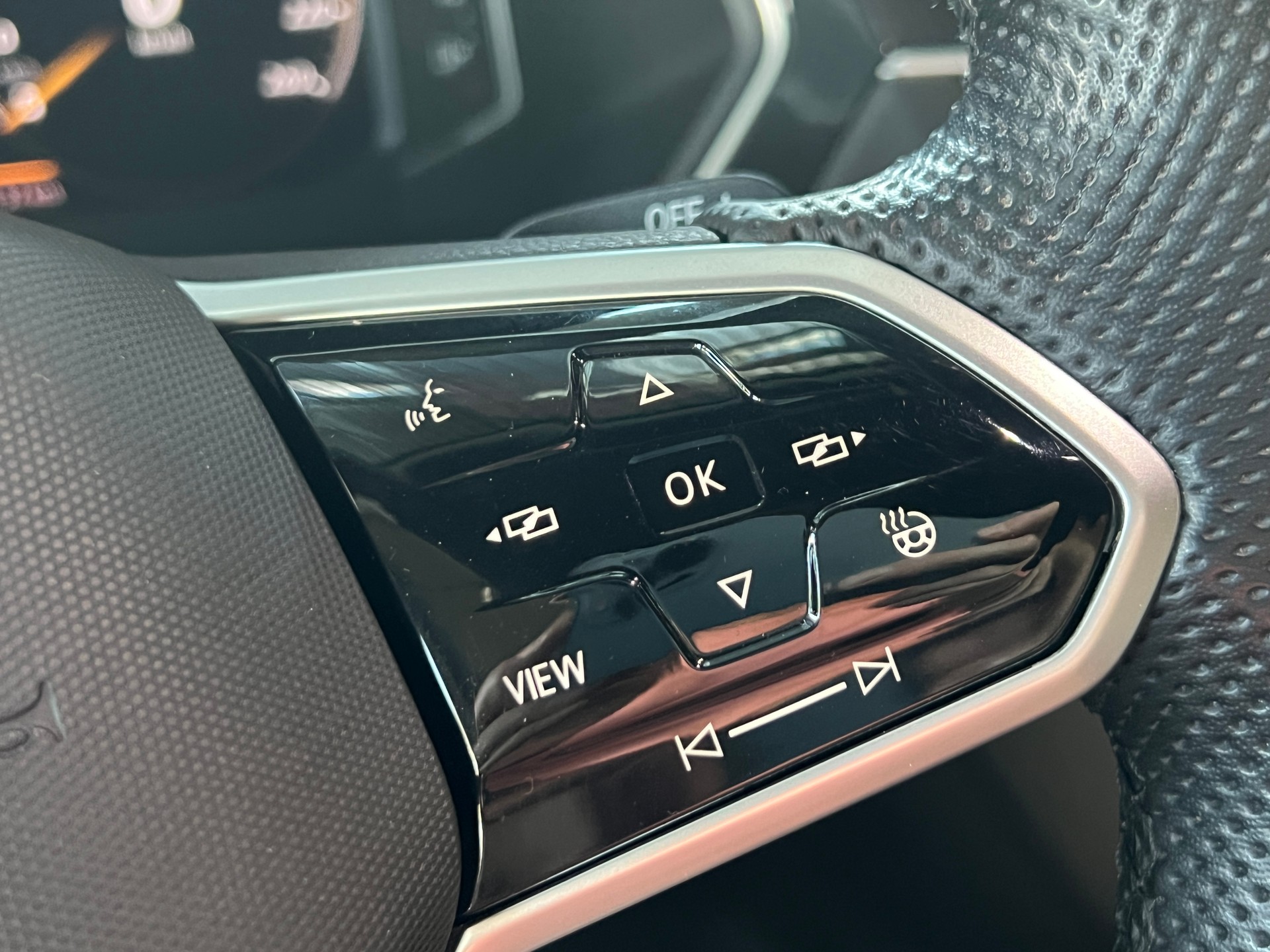 VW Tiguan 2.0TSI R-Line 4Motion DSG-image-8