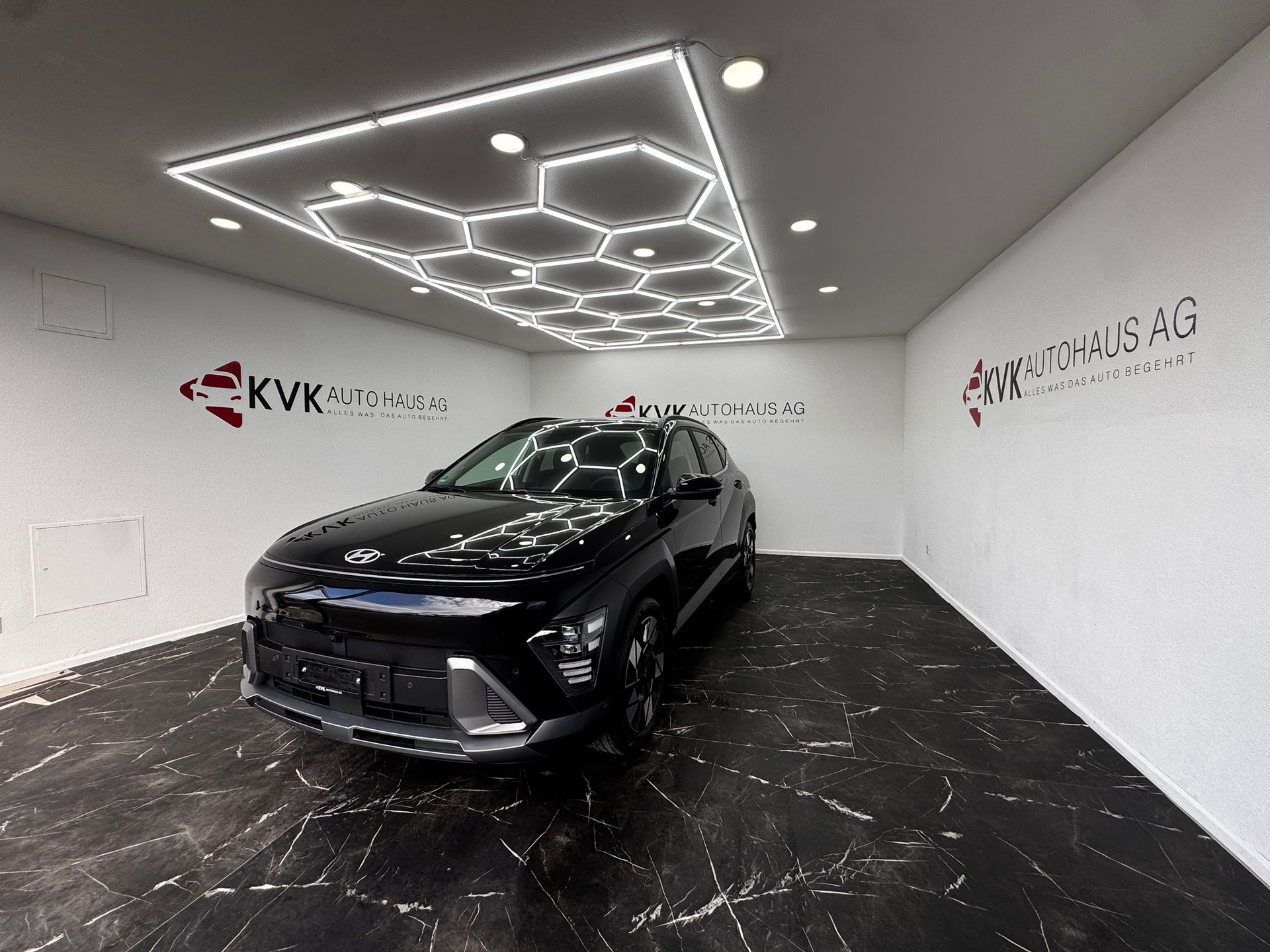 HYUNDAI Kona 1.6 GDi HEV Vertex DCT | Vollaustattung | Panorama | 5 Jahre Werksgarantie | 8-fach bereift |-showroom-element-1