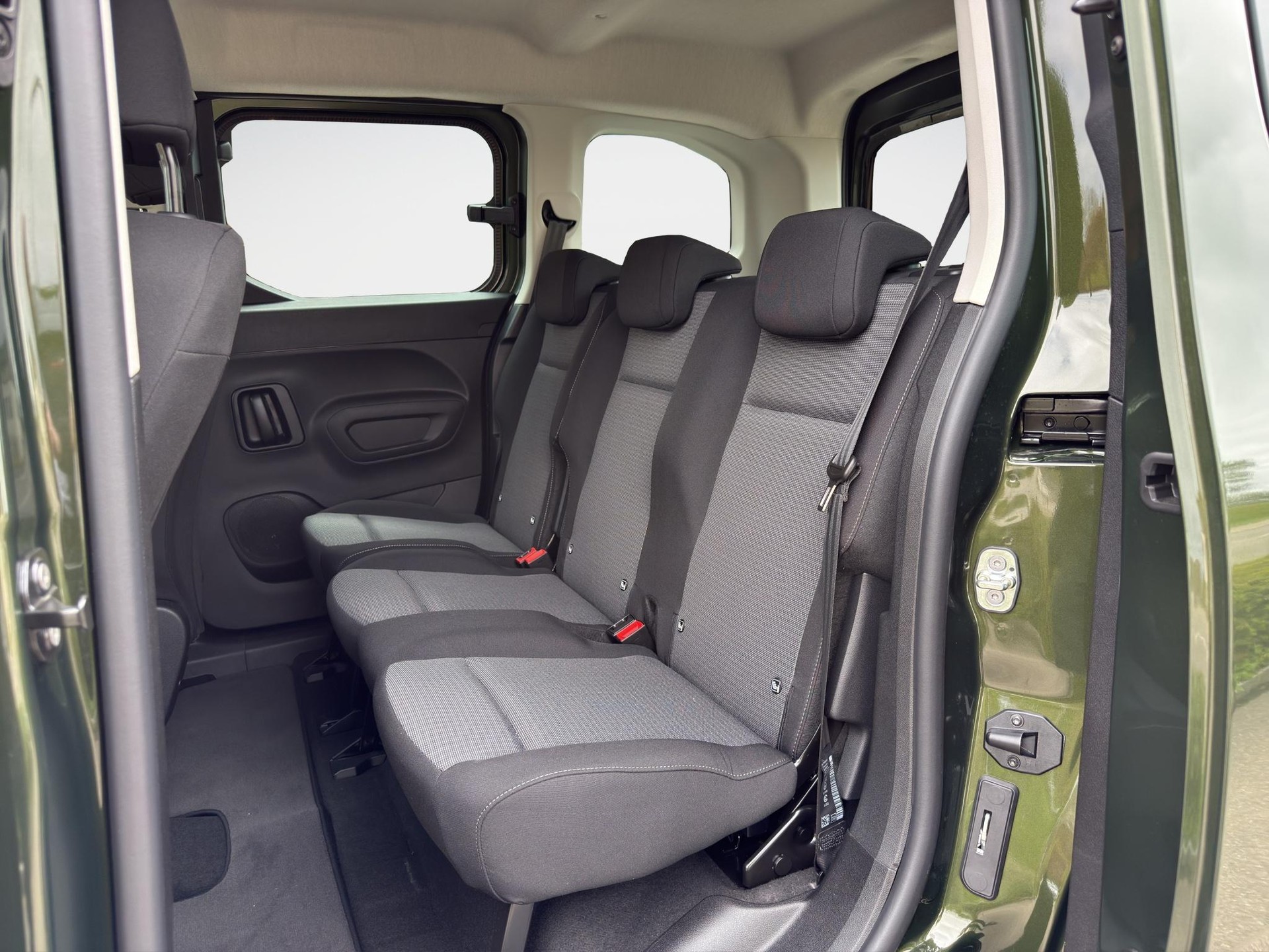 TOYOTA Proace City Verso L1 1.2 110 Comfort-image-14