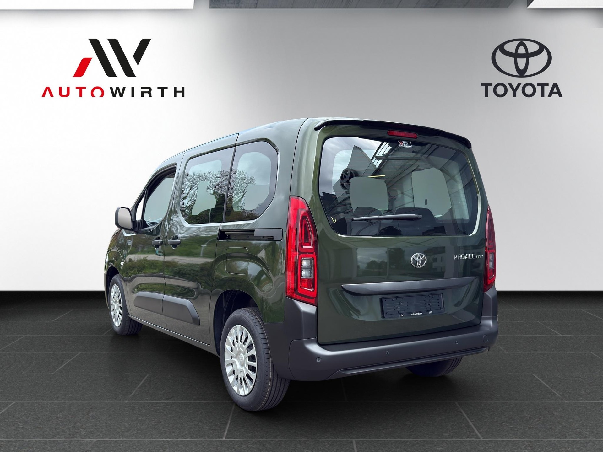 TOYOTA Proace City Verso L1 1.2 110 Comfort-image-6