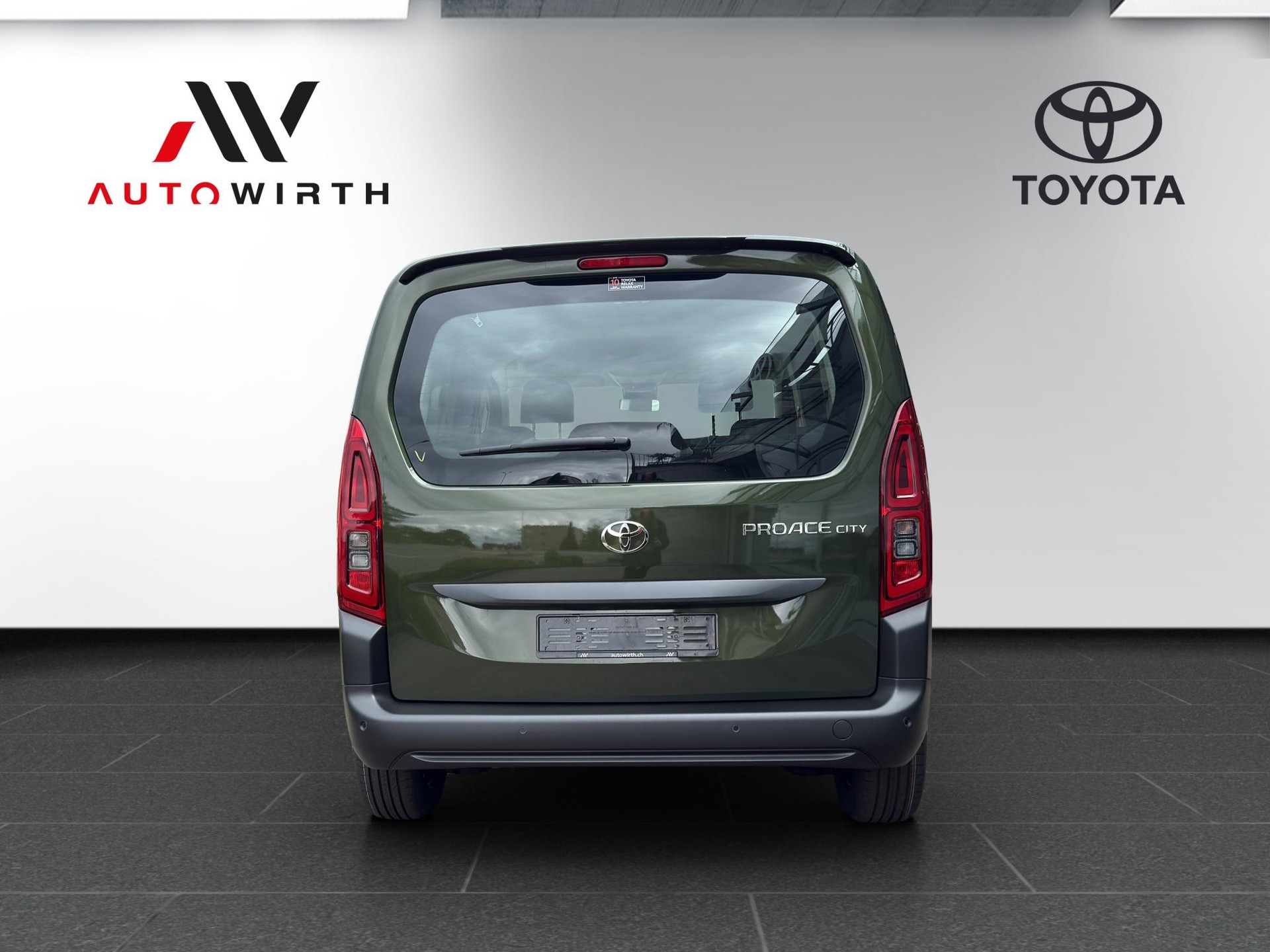 TOYOTA Proace City Verso L1 1.2 110 Comfort-image-5